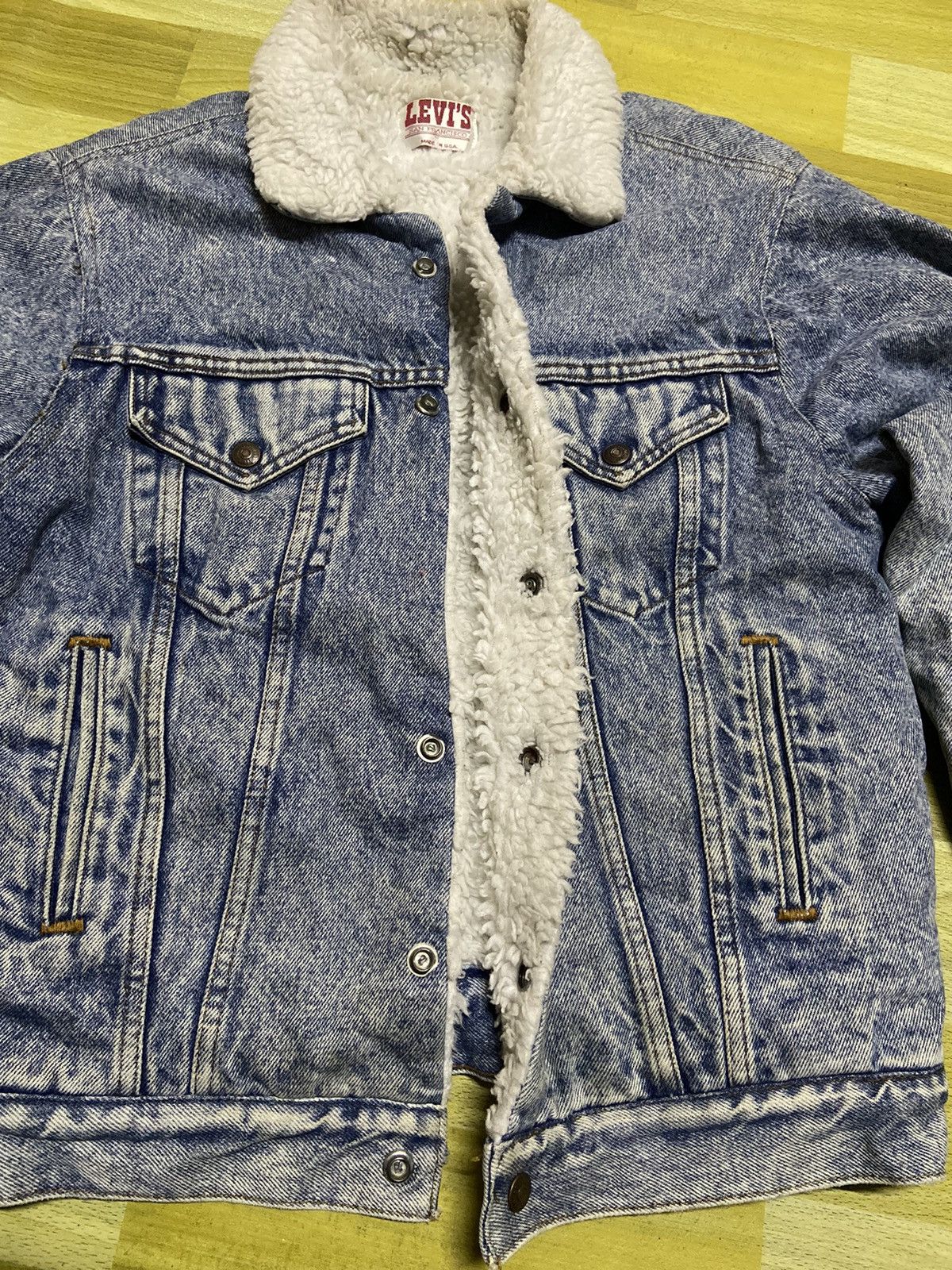 Levi's Vintage Clothing Vintage Levis sherpa-lined denim trucker jacket acid wash Size US L / EU 52-54 / 3 - 8 Thumbnail
