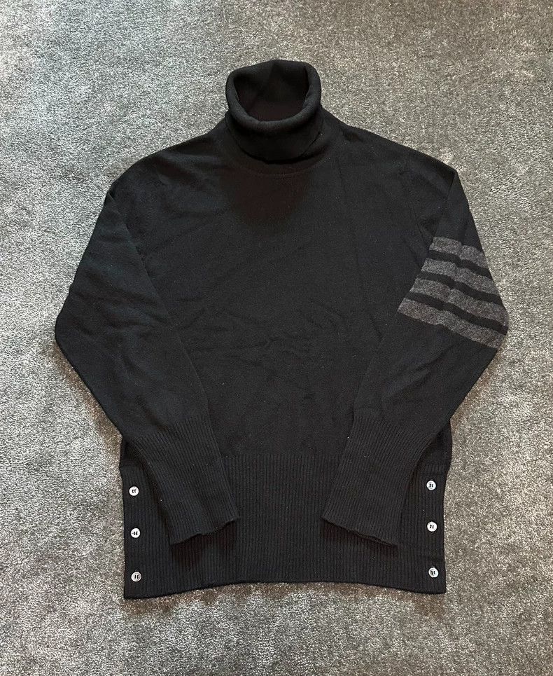 Thom Browne Thom Browne Black cashmere high collar sweater knit Size US S / EU 44-46 / 1 - 1 Thumbnail