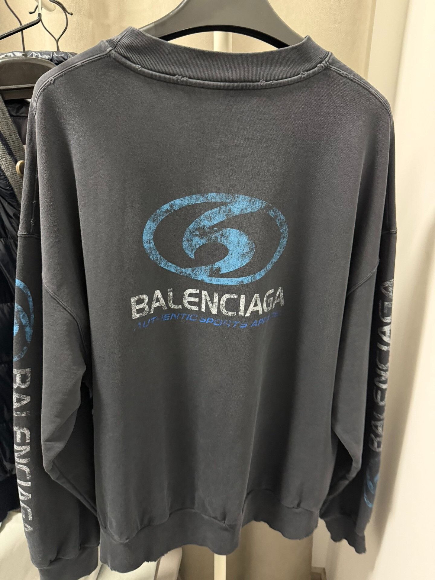 Balenciaga balenciaga distressed logo sweatshirt uni large Size US L / EU 52-54 / 3 - 2 Thumbnail