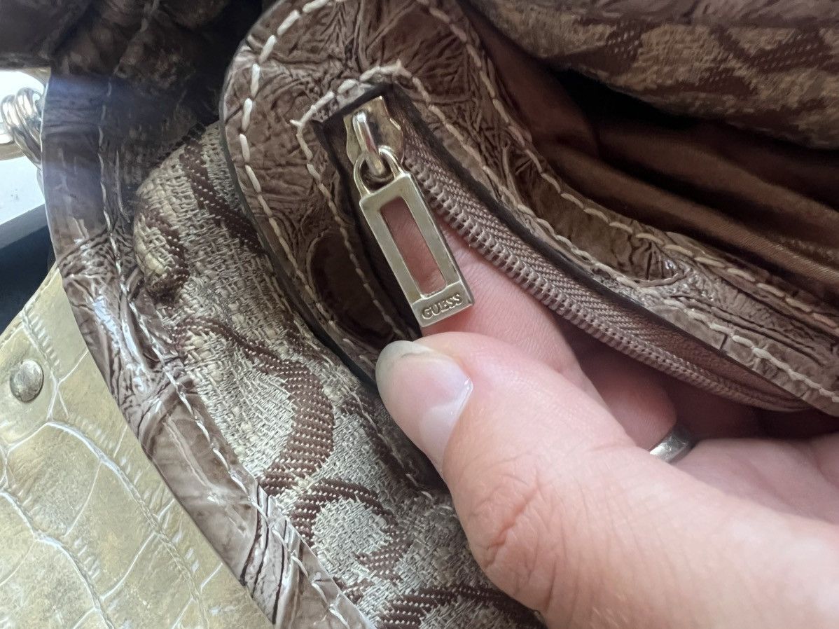 Guess Vintage y2k monogram guess shoulder bag Size ONE SIZE - 8 Thumbnail