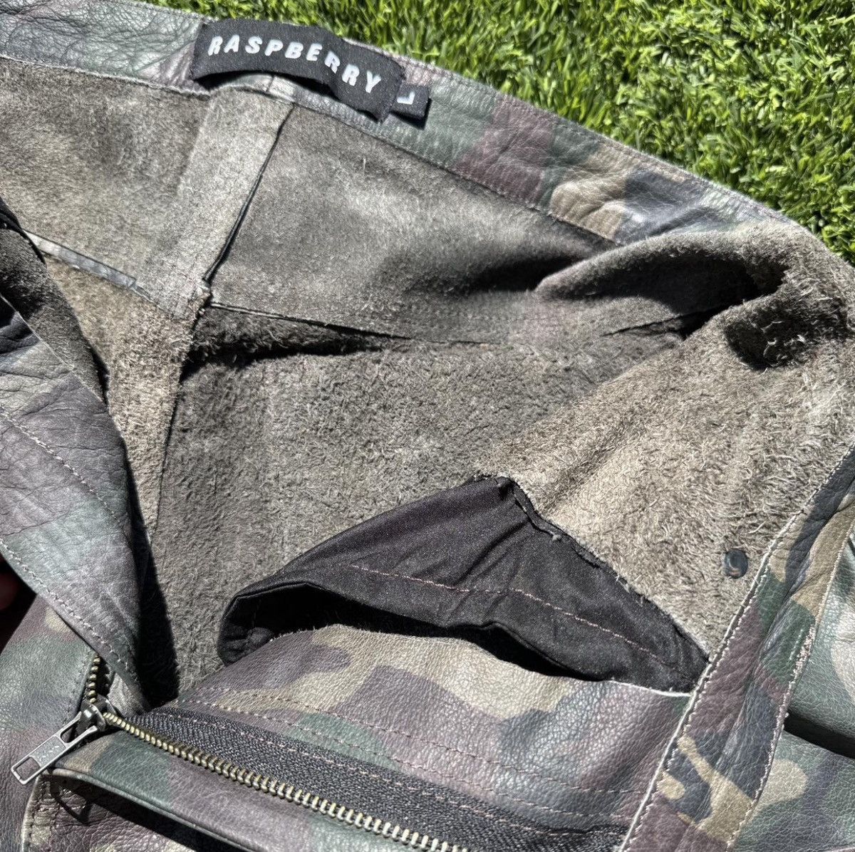 The GV Gallery Raspberry hills leather shorts Size US 34 / EU 50 - 4 Thumbnail