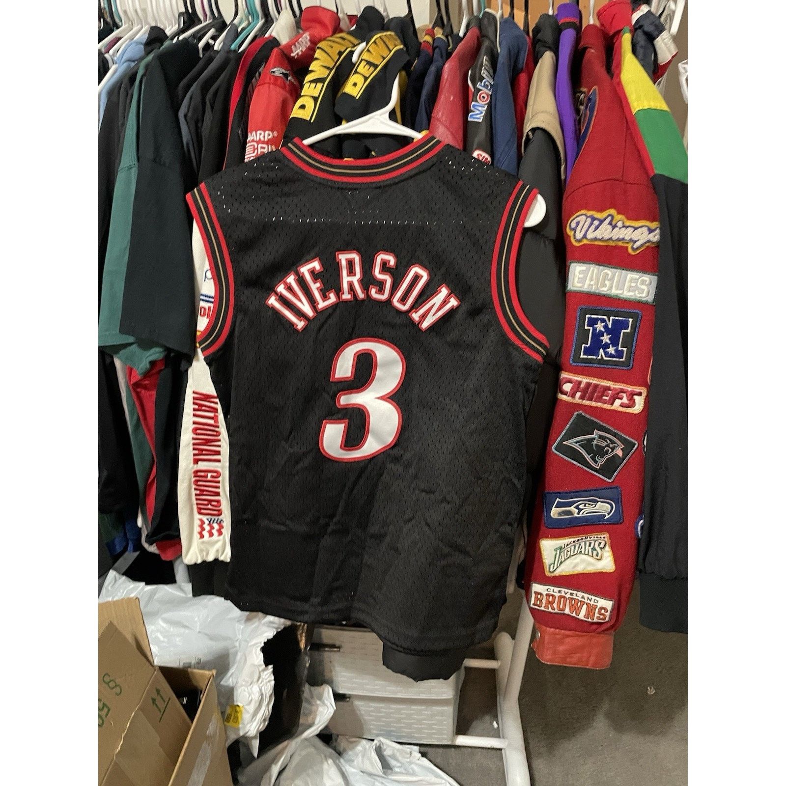 Mitchell & Ness Youth M(10-12)- Mitchell & Ness Allen Iverson philly 76ers Size US M / EU 48-50 / 2 - 2 Thumbnail