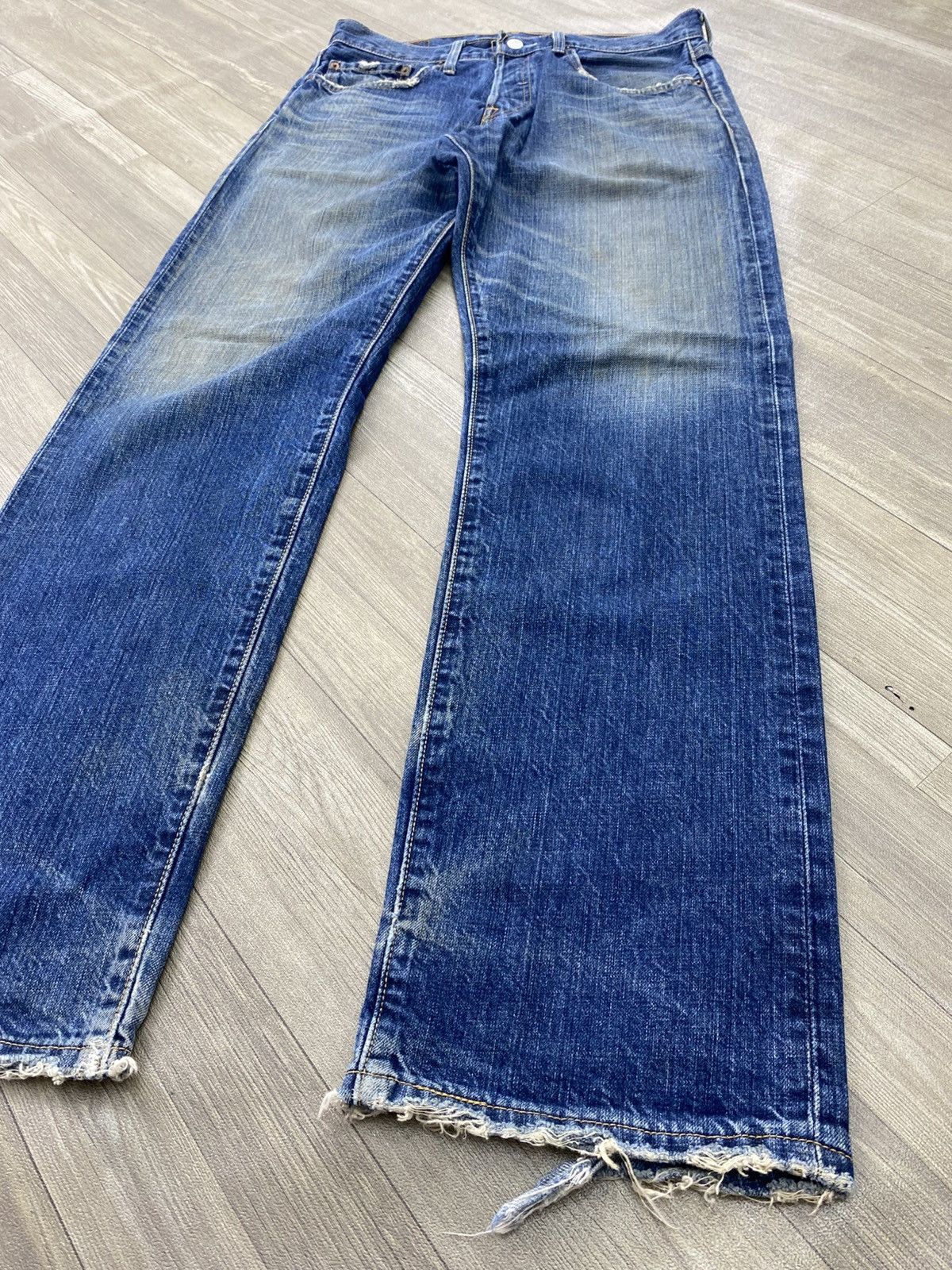 Levi's Vintage Clothing 00s Vintage Levis 501 Distressed Straight 32x33 Faded Jeans Size US 30 / EU 46 - 3 Thumbnail