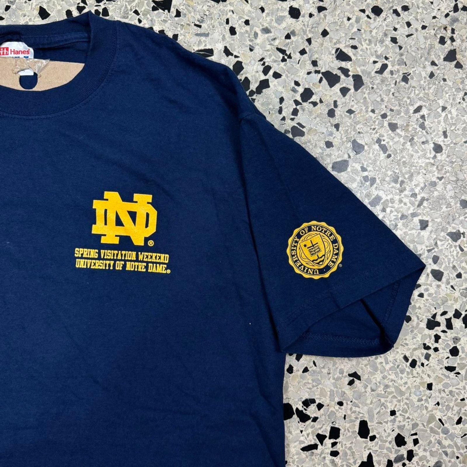 Hanes × Vintage VINTAGE Y2K UNIVERSITY OF NOTRE DAME VISITATION WEEKEND TEE: Size US L / EU 52-54 / 3 - 3 Thumbnail