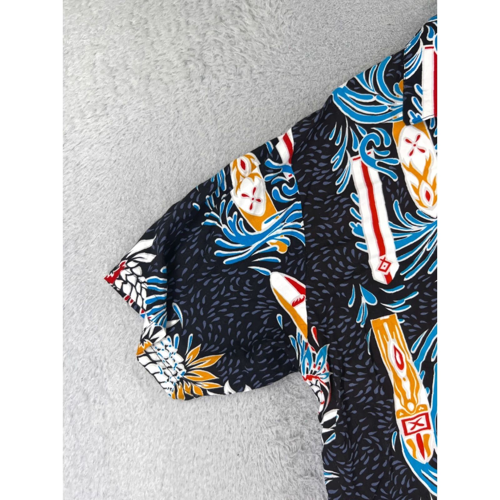 Vintage Jammin Shirts Button-Up Shirt Men 2XL Blue Surfboard Pineapple Hawaiian Rayon Floral Vacation Relaxed Short Sleeve Collared Button Navy/Blue Womens? Size US XXL / EU 58 / 5 - 3 Thumbnail