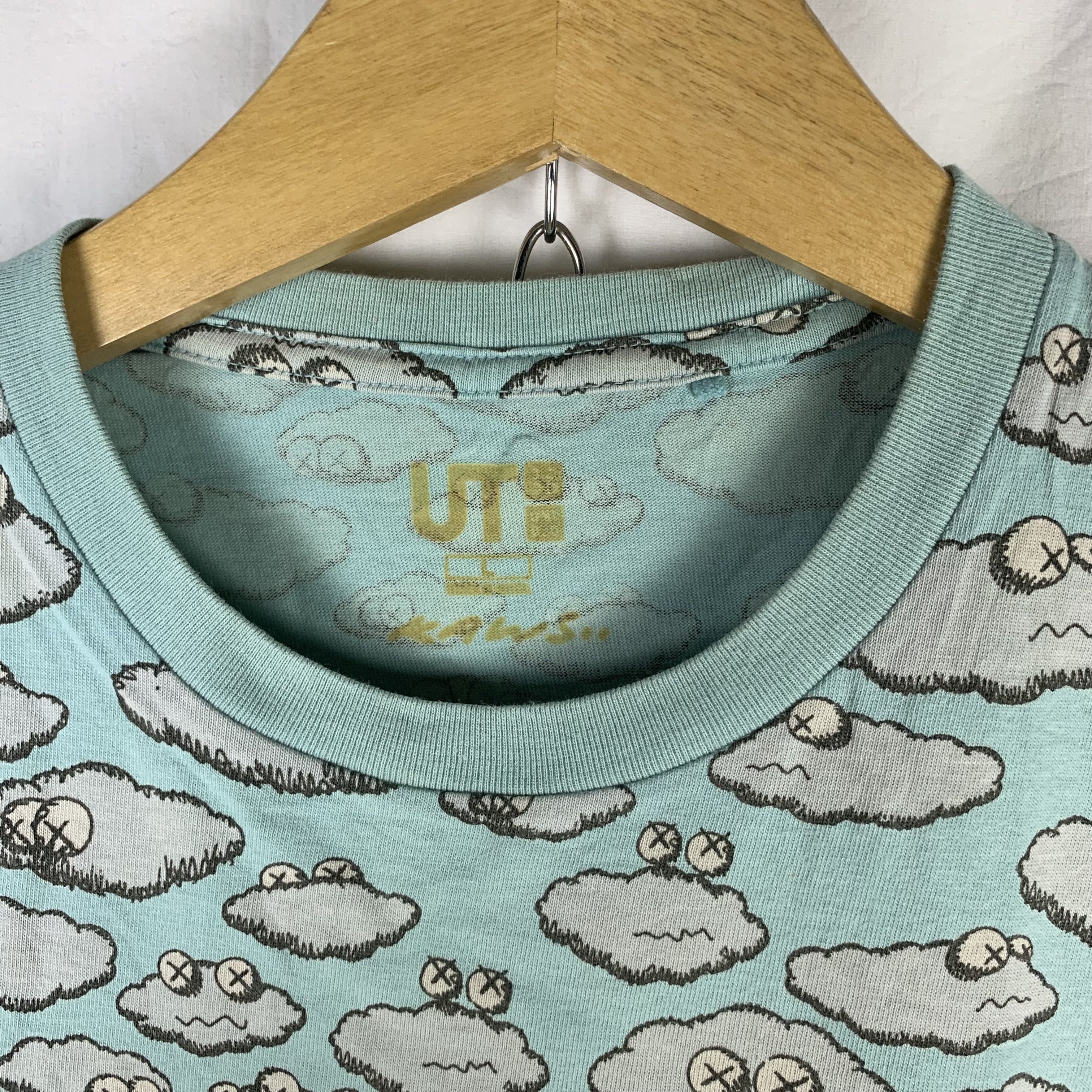 Kaws × Uniqlo Kaws Cloud Over Print Tshirt Size US M / EU 48-50 / 2 - 2 Thumbnail