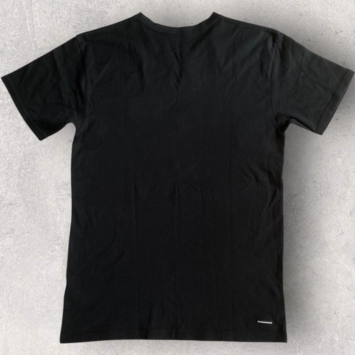 F.C. Real Bristol × Sophnet. × uniform experiment F.C. Real Bristol Slim Fit Tee Size US L / EU 52-54 / 3 - 3 Thumbnail