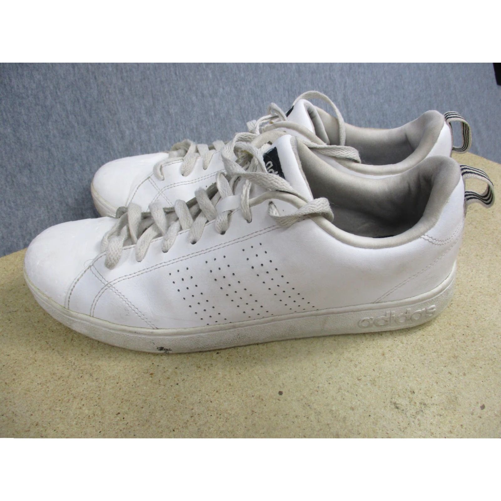 Adidas Adidas Neo Shoes Mens 10.5 White Classic Low Top Casual Sneakers F99091 Size US L / EU 52-54 / 3 - 2 Thumbnail