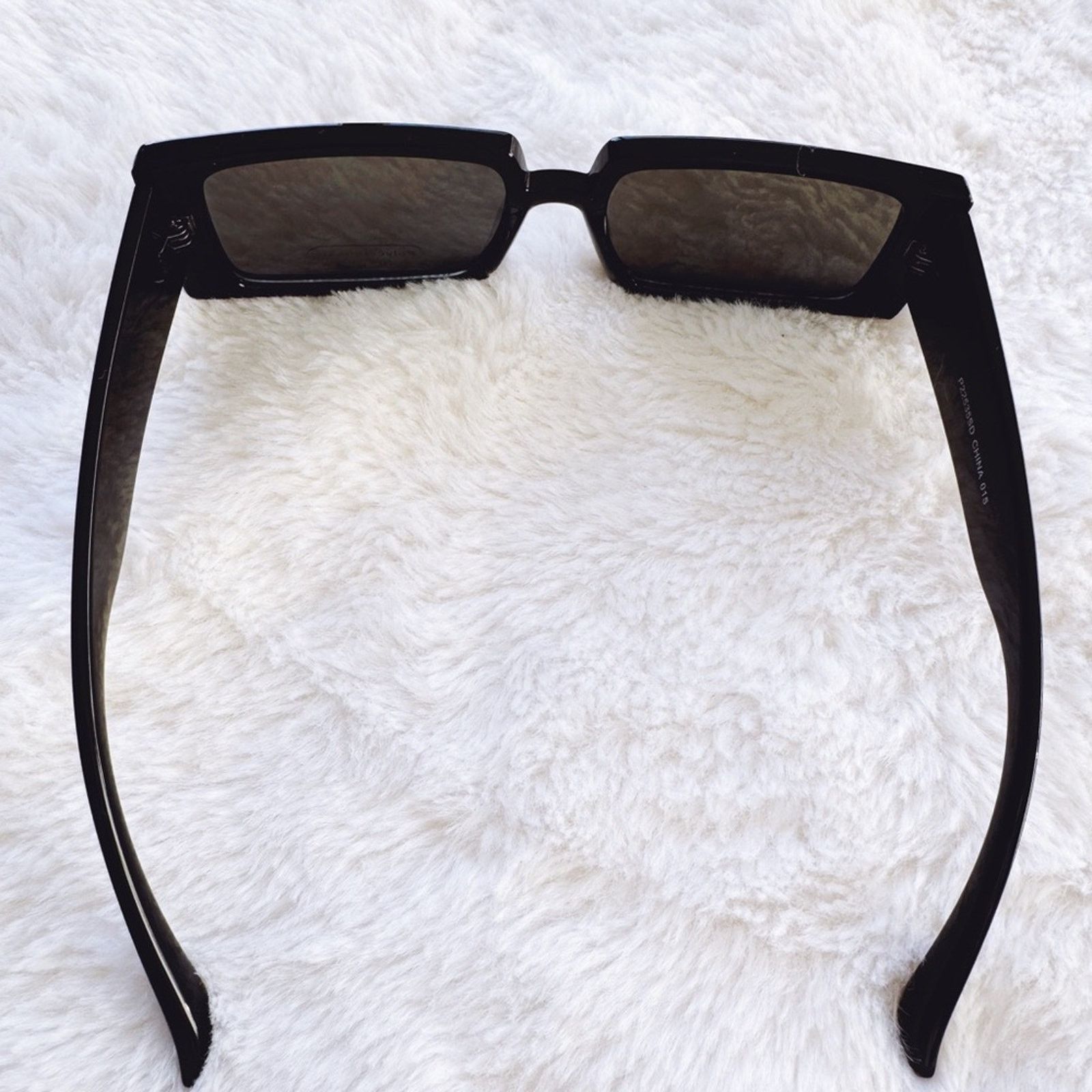 Other Abigail Black w/ Green Tint Rectangular Sunglasses Size ONE SIZE - 8 Thumbnail