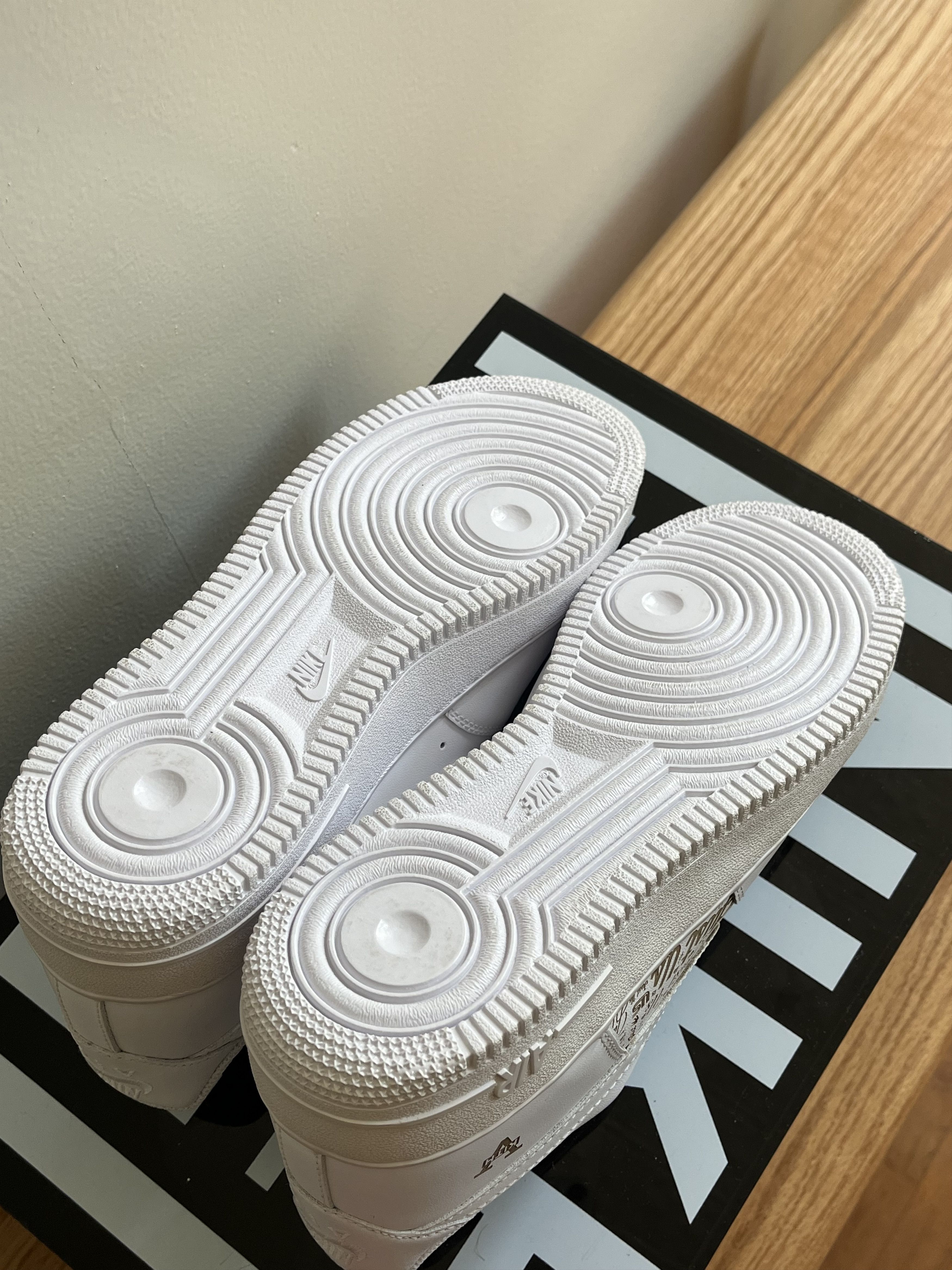 Kith × Nike Kith x Nike “Just Us” Air Force 1 Friends and Family Size US 9 / EU 42 - 7 Thumbnail