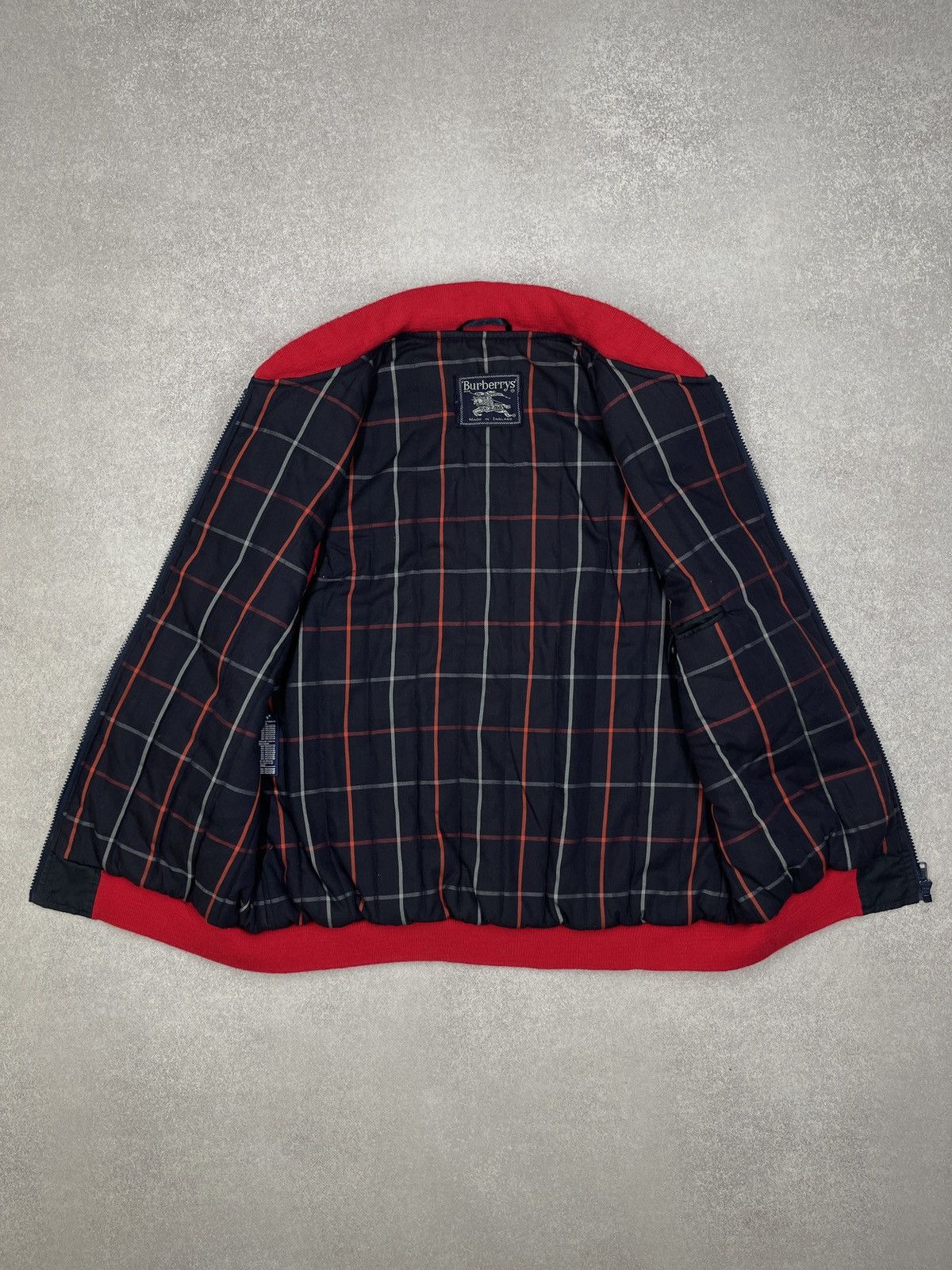 Burberry Vintage Burberry Sport Navy Vest England Y2K Size L Size US L / EU 52-54 / 3 - 7 Thumbnail