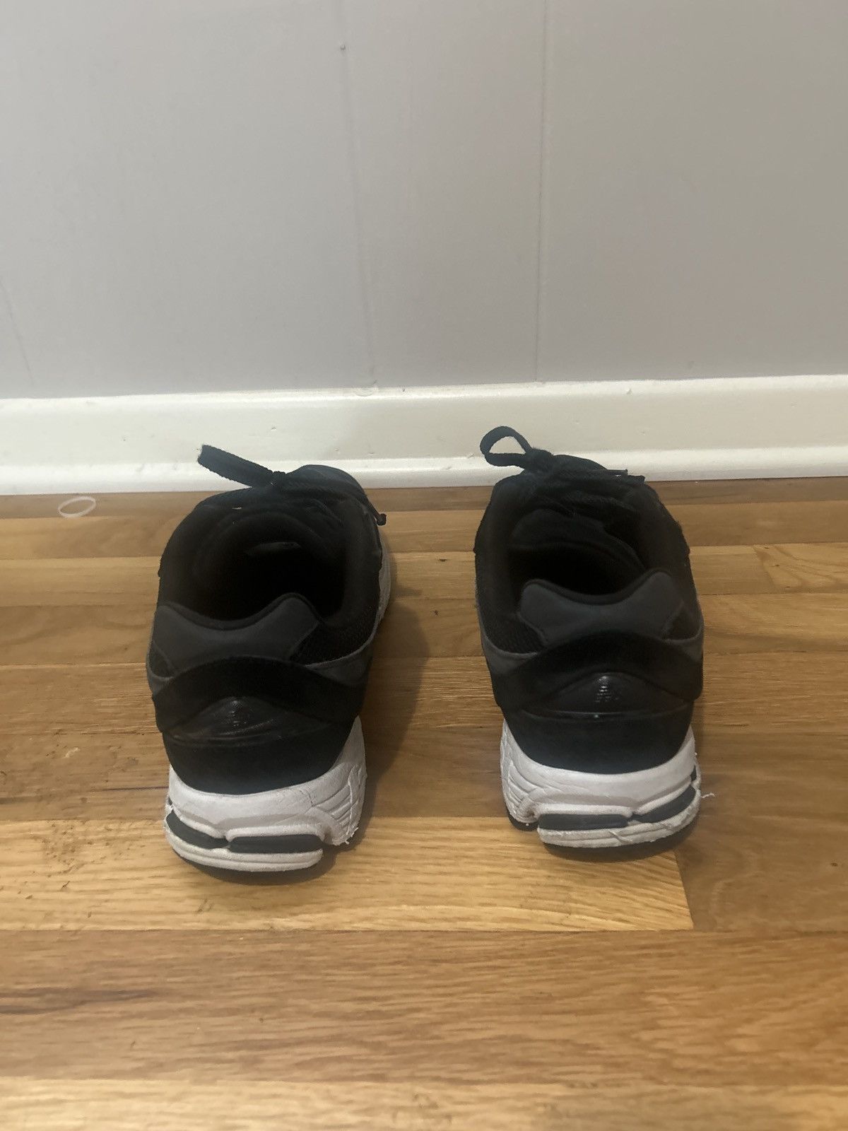New Balance New Balance 2002R Size US 9.5 / EU 42-43 - 4 Thumbnail