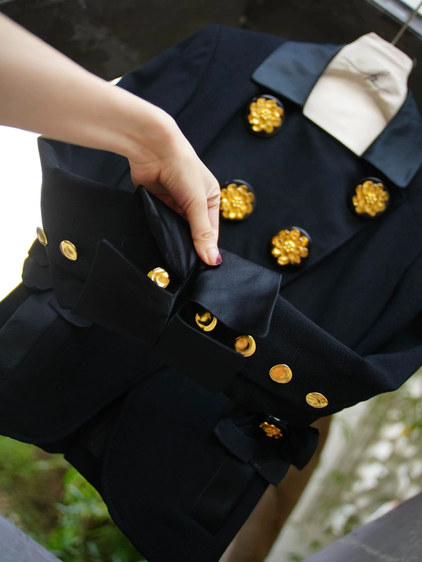 Other women's Gemma Kahng Black Gold Wool Suit M w/ Gold Buttons Size M / US 6-8 / IT 42-44 - 4 Thumbnail