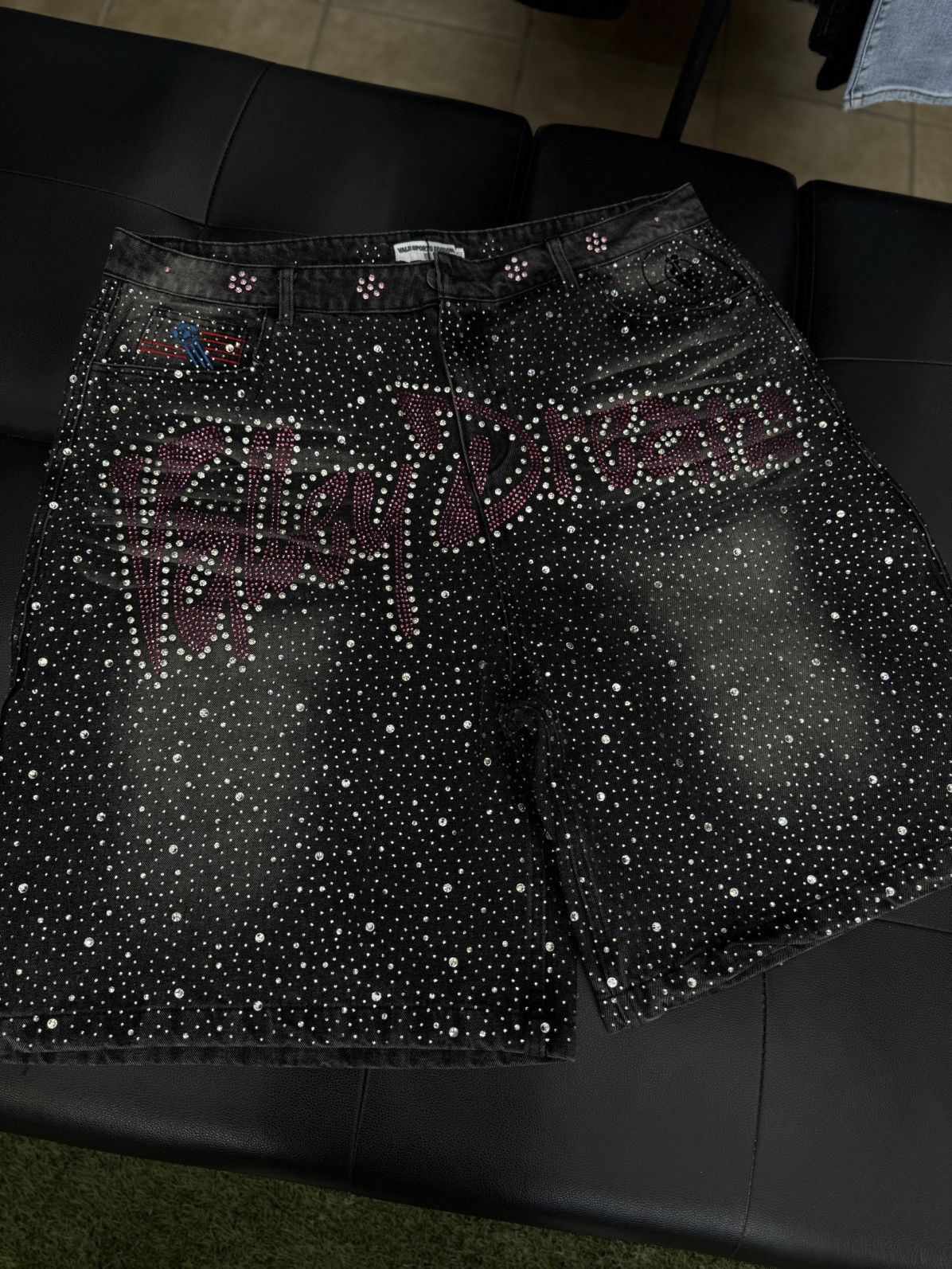 Vale Vale Valley Dreams Rhinestone Shorts Size 40 Size US 40 / EU 56 - 3 Thumbnail
