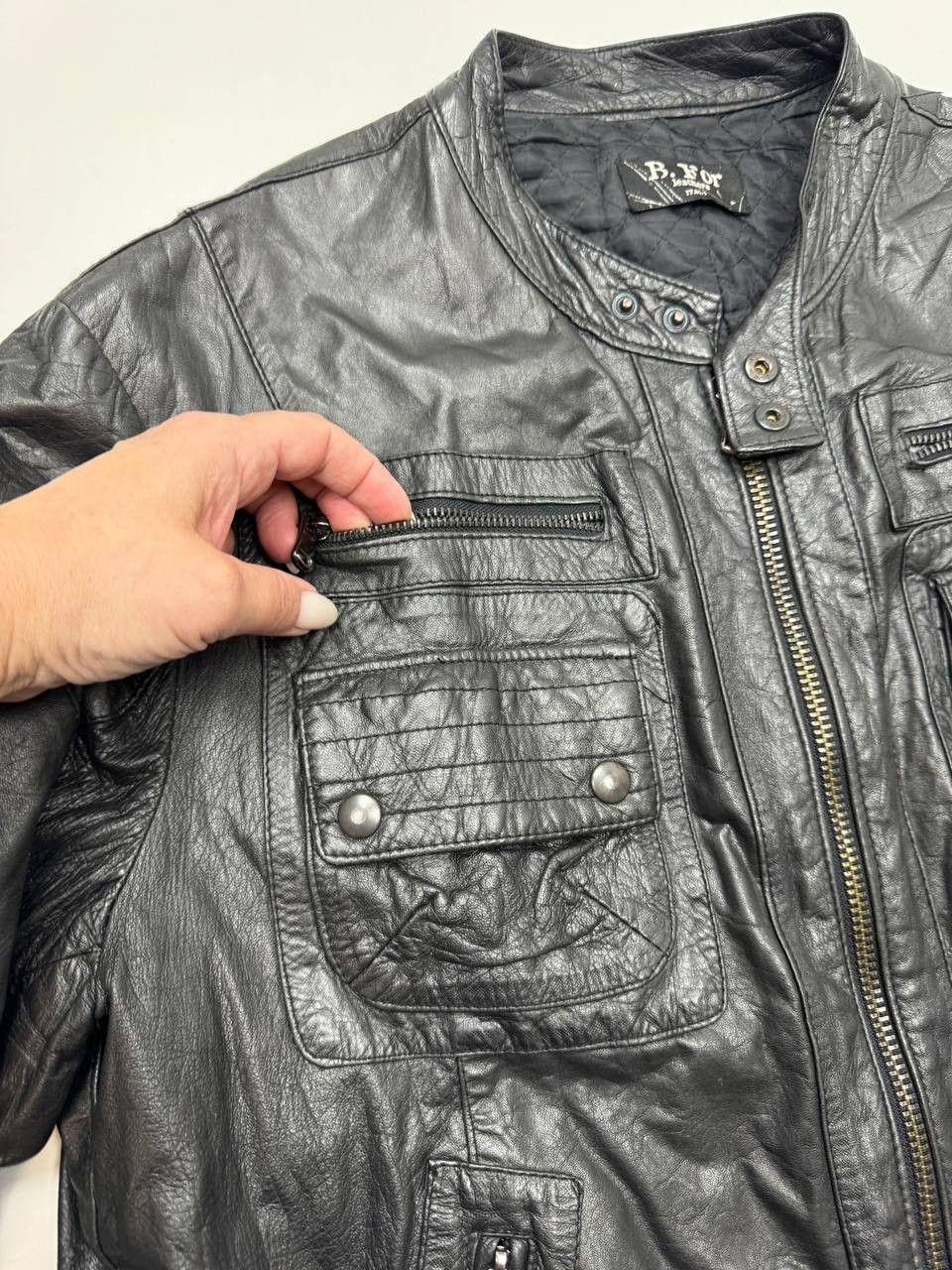 Vintage Vintage leather biker jacket for men Size US L / EU 52-54 / 3 - 4 Thumbnail