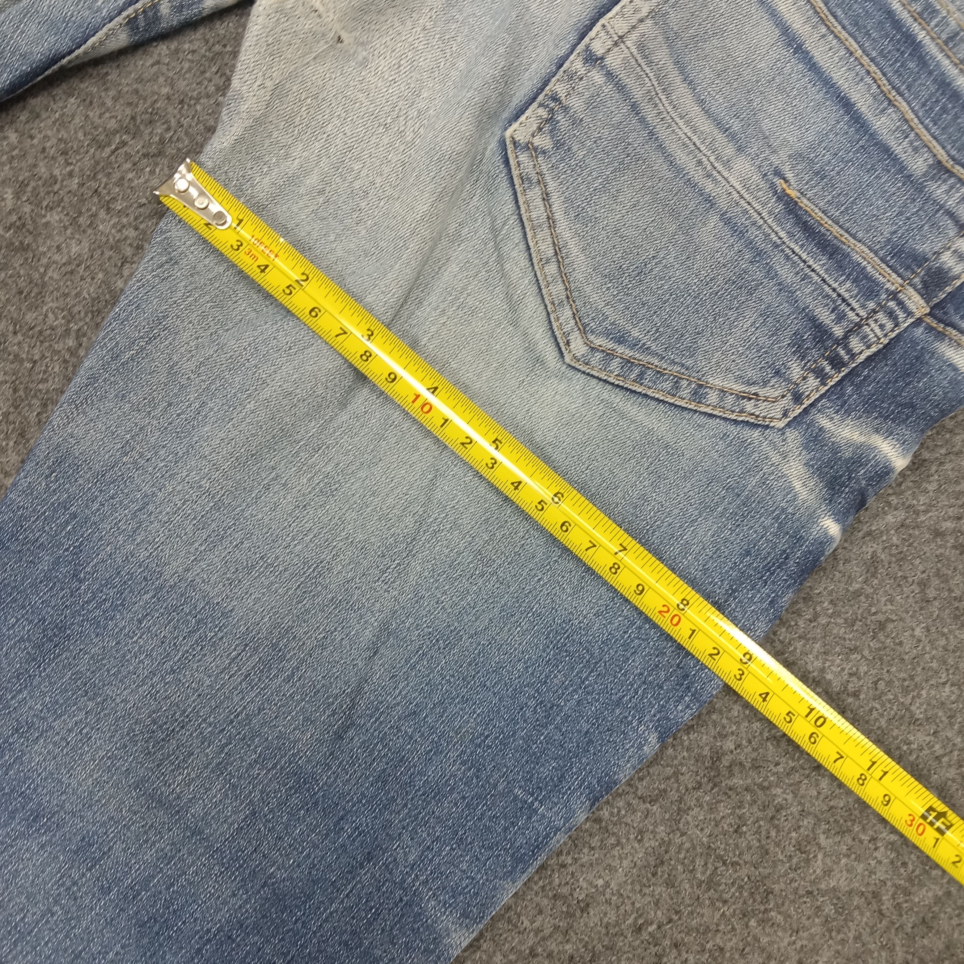 Le Grande Bleu (L.G.B.) × Tornado Mart × Vintage Tornado Mart Japanese Brand Fading Art Denim Jeans Size US 32 / EU 48 - 9 Thumbnail