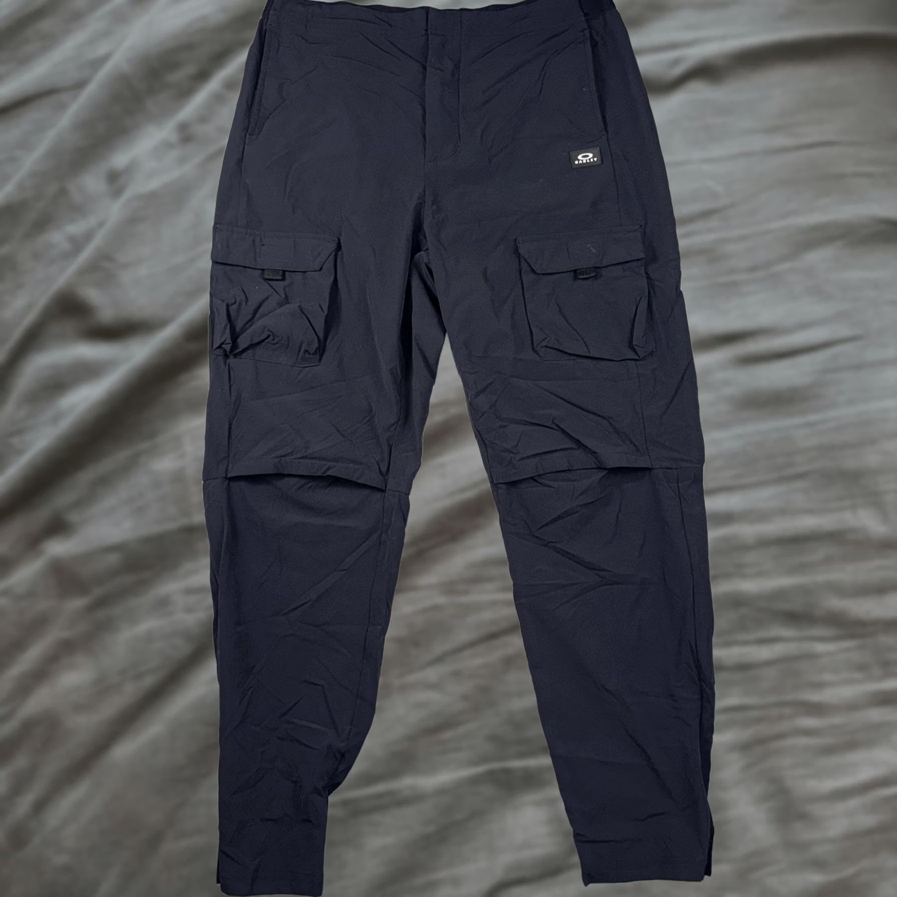 Oakley Oakley Pants Mens M Black Cargo Joggers Elastic Waist Zip Ankle Stretch Size US 31 - 1 Thumbnail