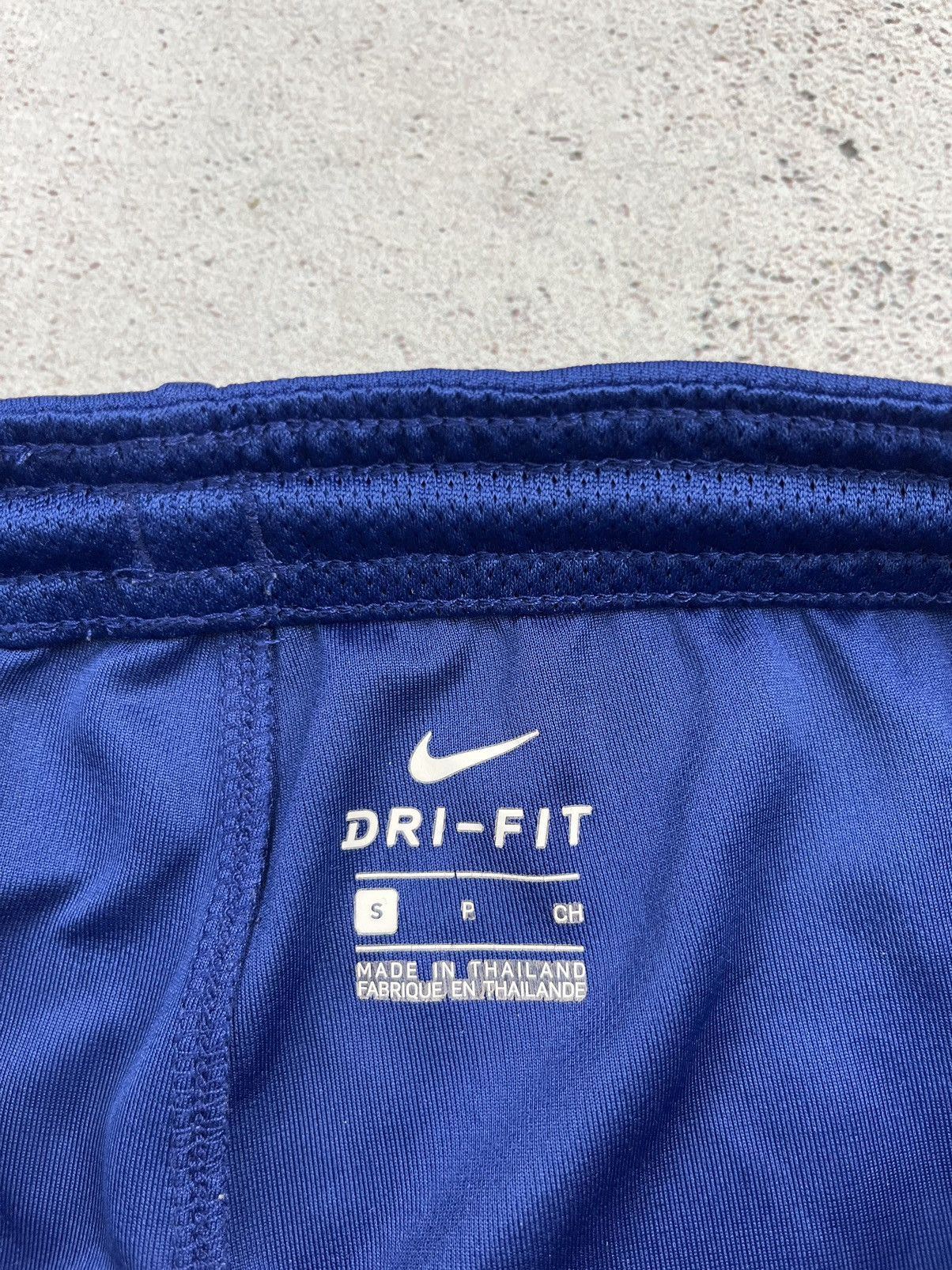 Nike BARCELONA FC 2017 2018 HOME FOOTBALL SOCCER SHORTS NIKE Sz S Size US 30 / EU 46 - 4 Thumbnail