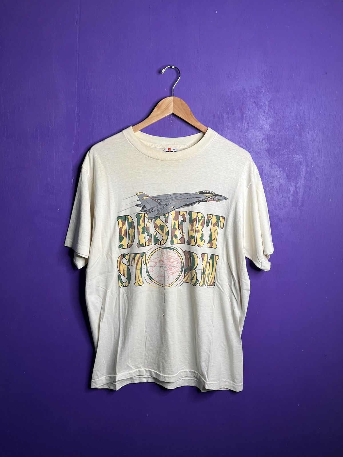 Vintage Vintage 90s Desert storm camo plane t-shirt Size US L / EU 52-54 / 3 - 1 Thumbnail