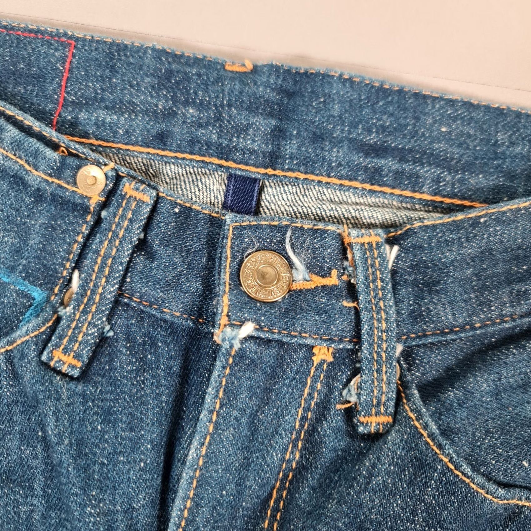 Levi's VINTAGE Levi's Engineered Shorts Denim Blue Bermuda 5-Pocket W30 Mens Distressed Leather? (adjust for accuracy) Size US 30 / EU 46 - 3 Thumbnail