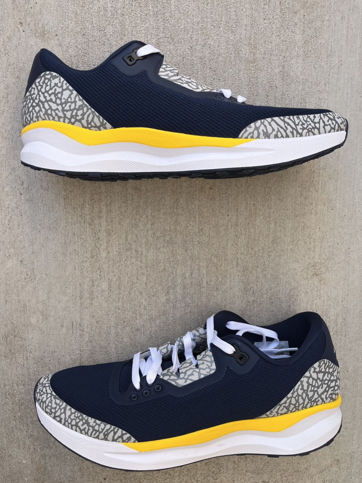Jordan Brand Jordan Zoom Tenacity 88 Michigan PE (IF2972-447) Men’s 12.5 Size US 12.5 / EU 45-46 - 4 Thumbnail