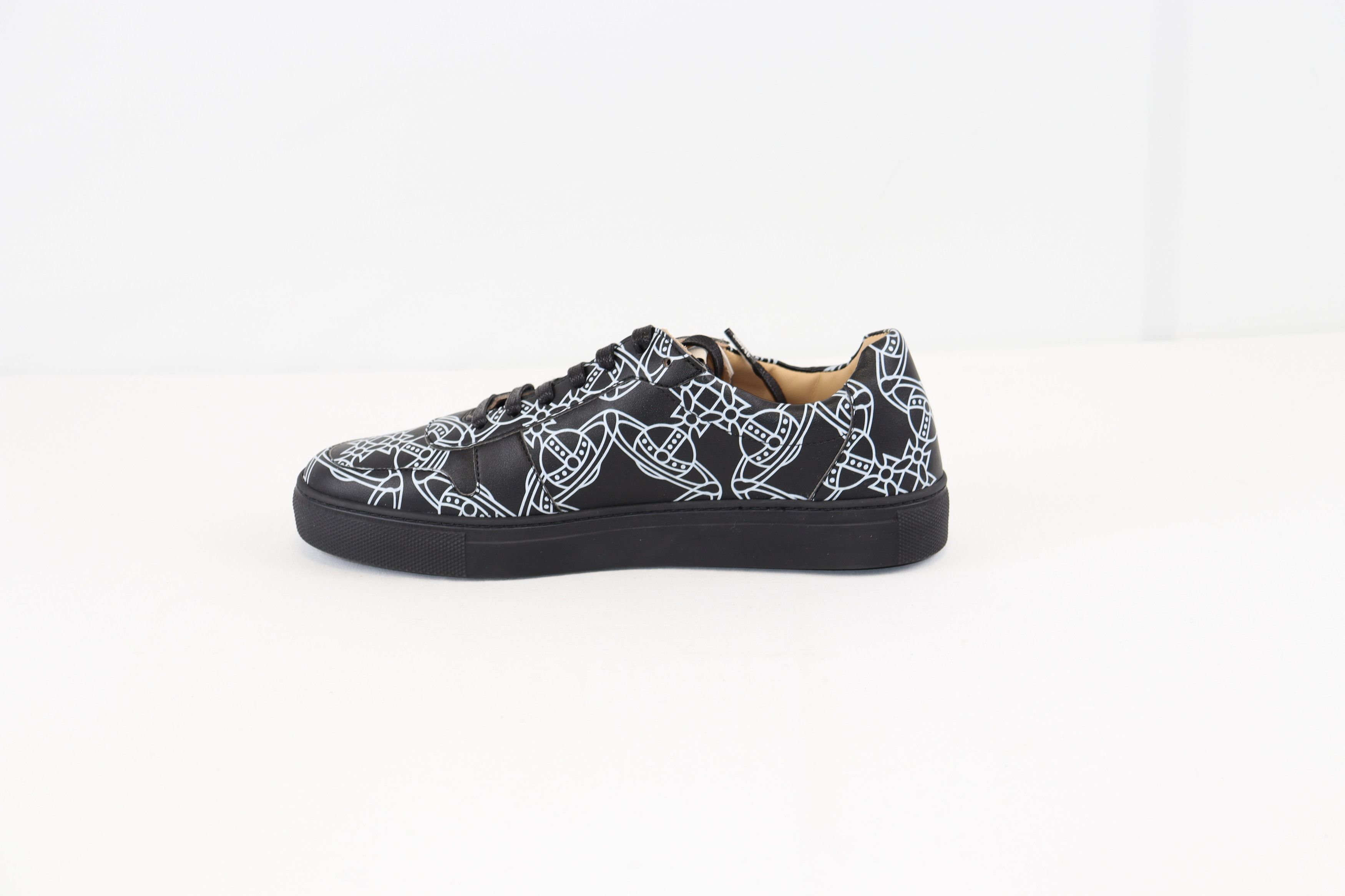 Vivienne Westwood o1rshd Crest Logo All Over Apollo Trainers in Black Size US 8 / EU 41 - 2 Thumbnail
