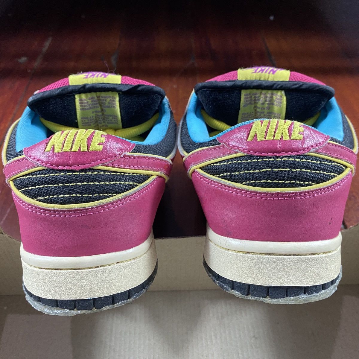 Nike SB Dunk Low Ms. Pacman 2008 Size US 8 / EU 41 - 13 Thumbnail