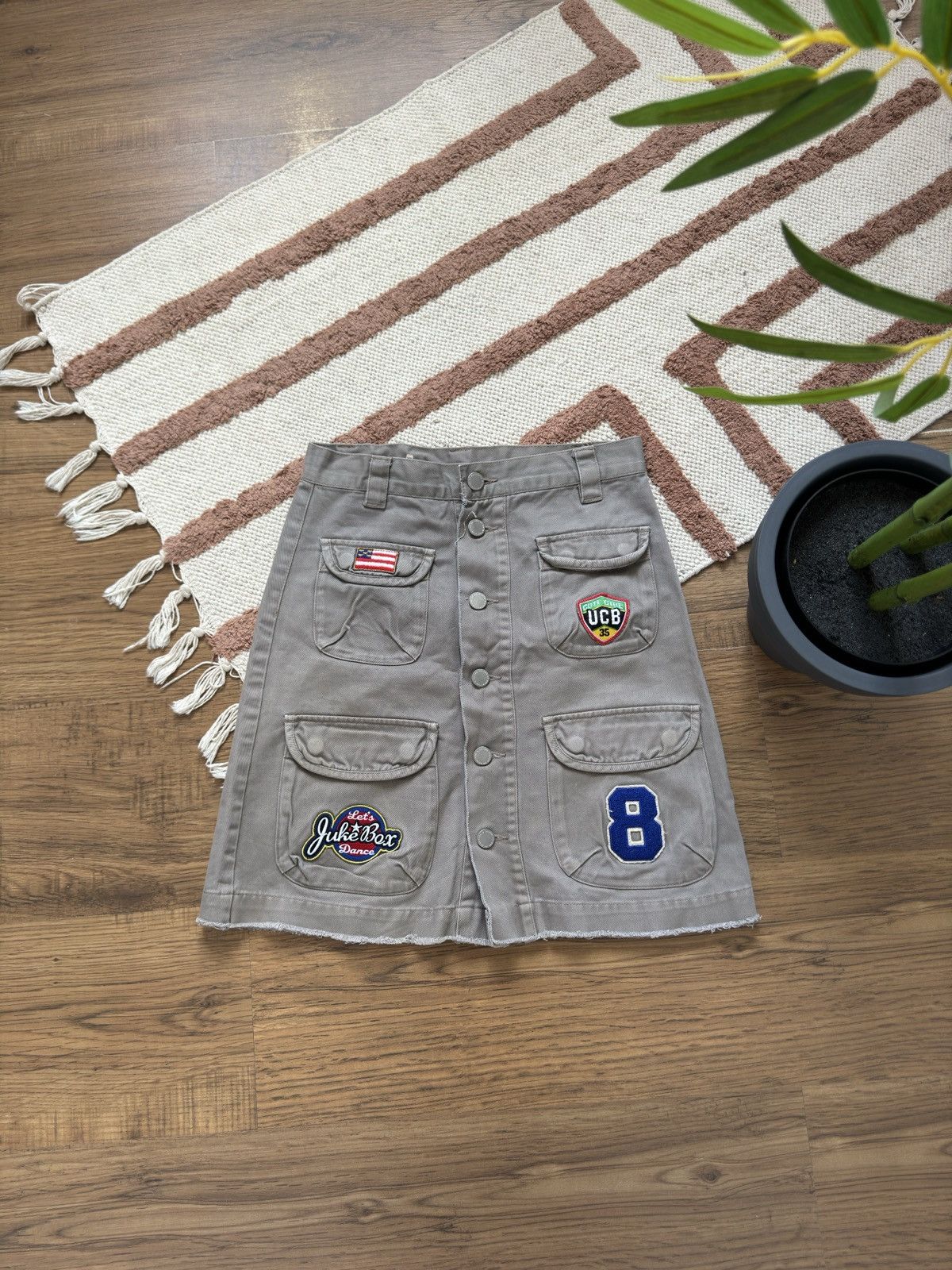 United Colors Of Benetton UNITED COLORS OF BENETTON PATCHES VON DUTCH STYLE SKIRT Size 27" / US 4 / IT 40 - 1 Thumbnail