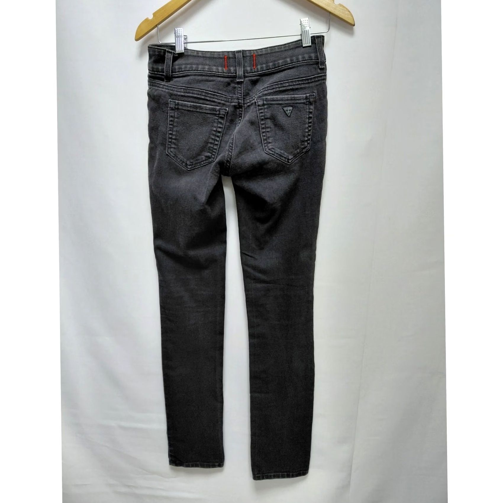 Guess Guess Sarah Fit Mid Rise Skinny Jeans Black Solid Denim Size 26 Womens Size 26" / US 2 / IT 38 - 2 Thumbnail