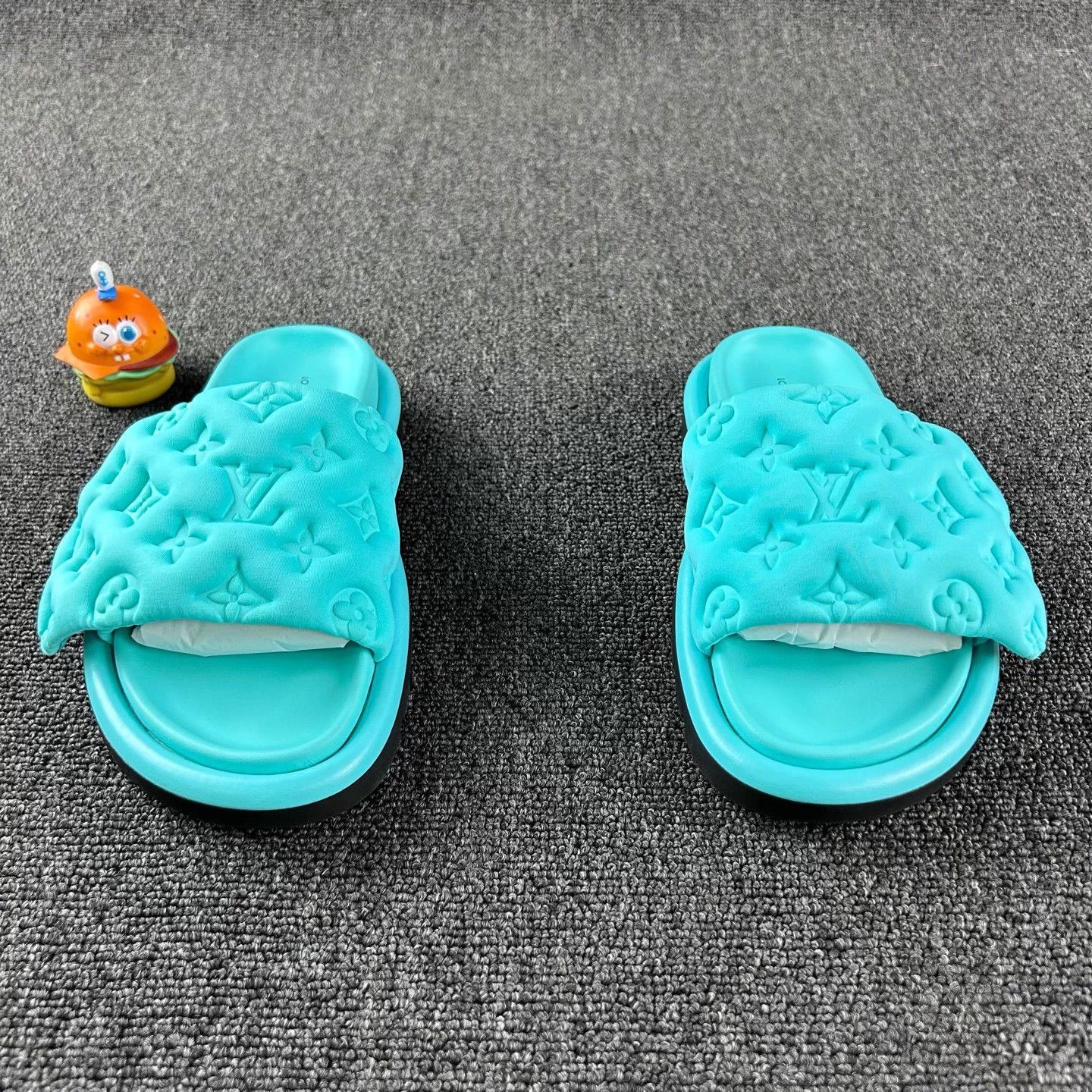Louis Vuitton LV blue monogram slippers 35 Size US 4 / IT 34 - 2 Thumbnail