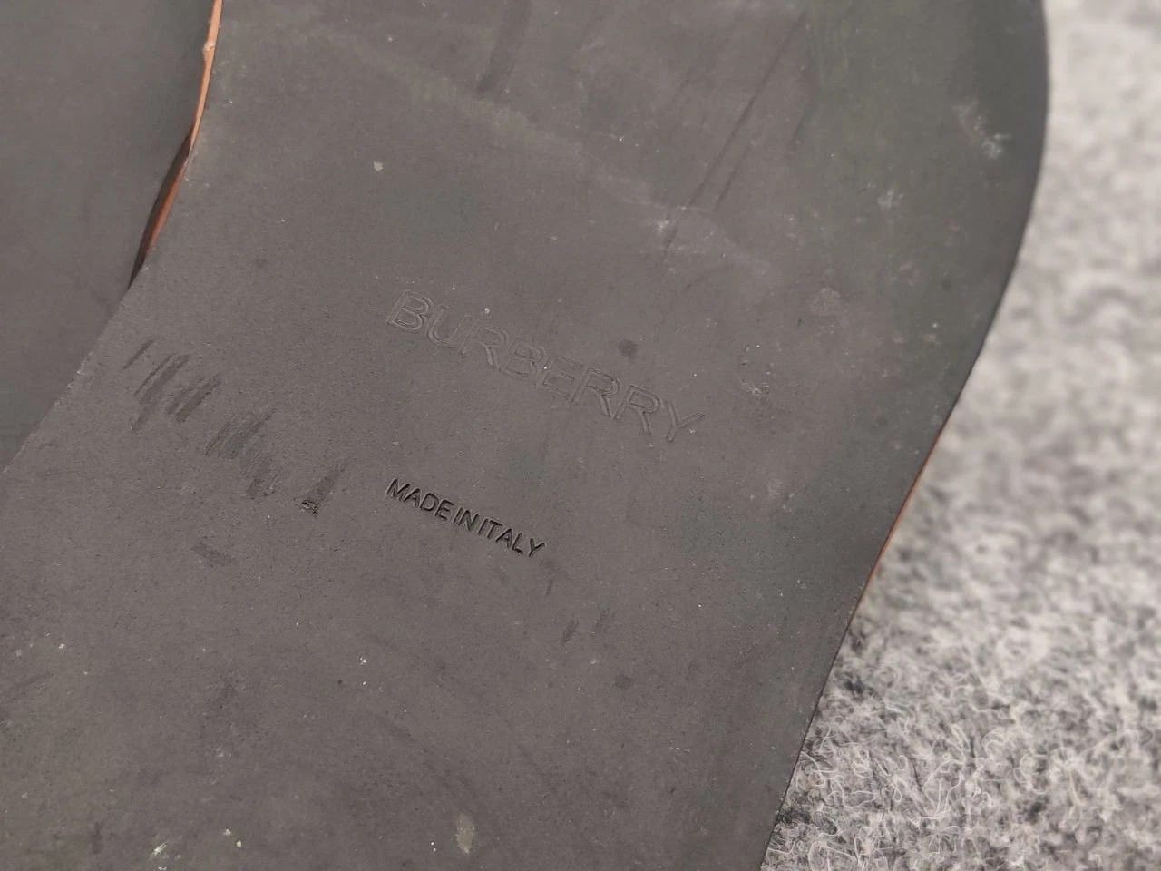 Burberry Burberry Buckingham Brown Logo Slides in Canvas & Leather Size US 9 / IT 39 - 19 Thumbnail