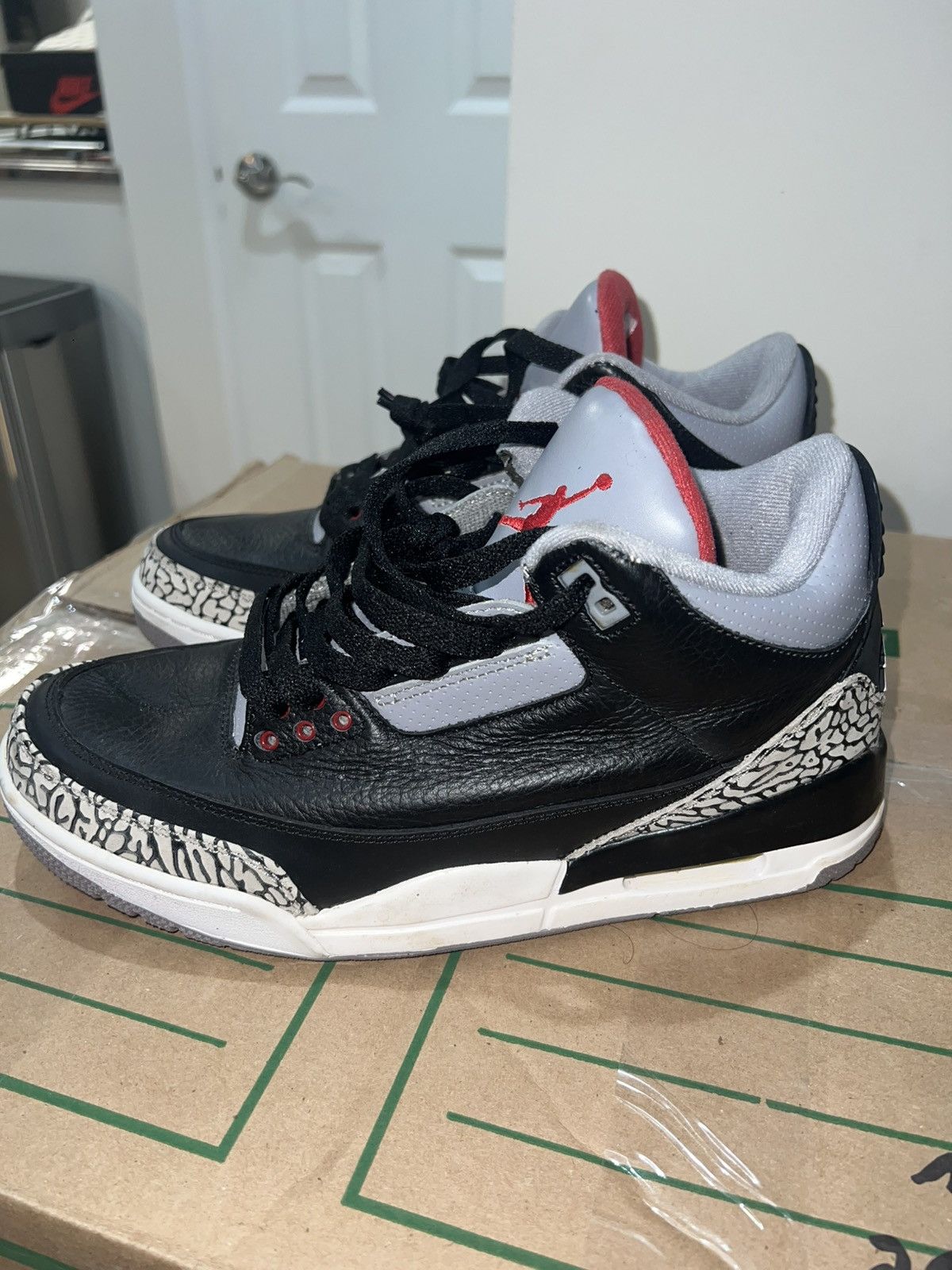 Jordan Brand Air Jordan 3 Retro Black Cement – Size 9 Size US 9 / EU 42 - 9 Thumbnail