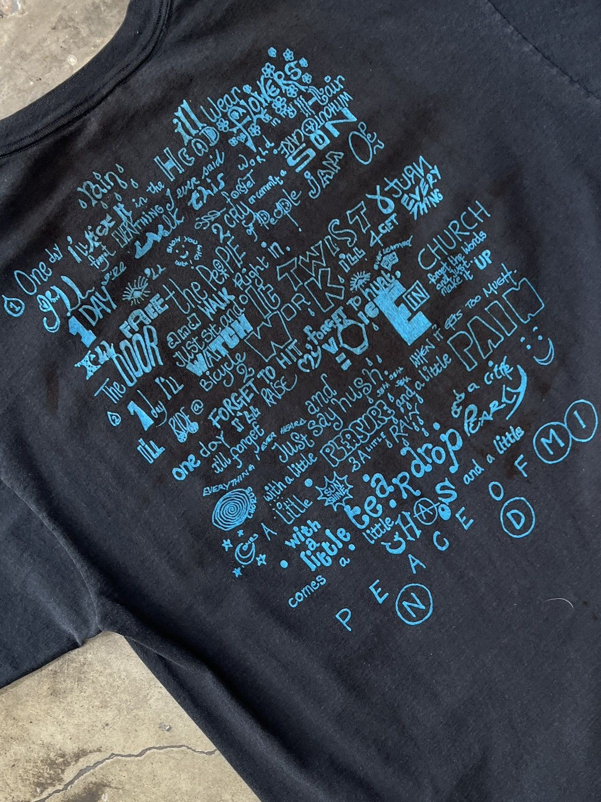 Band Tees Vintage 1993 An Emtional Fish Junk Puppets Tee XL Size US XL / EU 56 / 4 - 4 Thumbnail