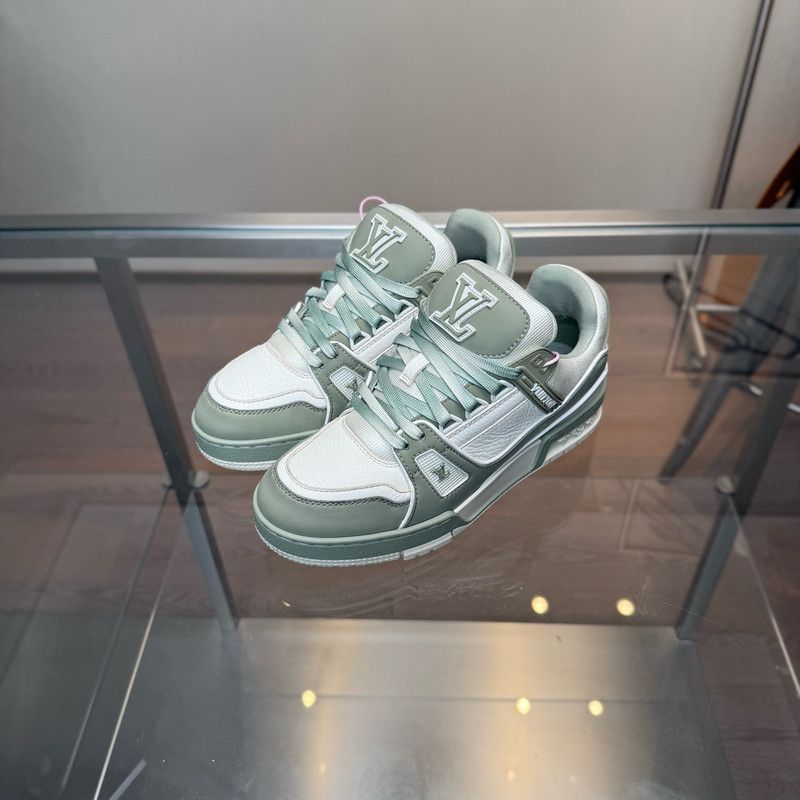Louis Vuitton Louis Vuitton Green Trainer Low-top Sneakers 0079 Size US 7.5 / EU 40-41 - 1 Thumbnail