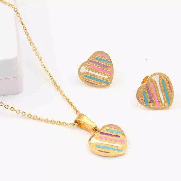 The Unbranded Brand Women Multicolor Heart Shape Jewelry Set Size ONE SIZE - 1 Thumbnail