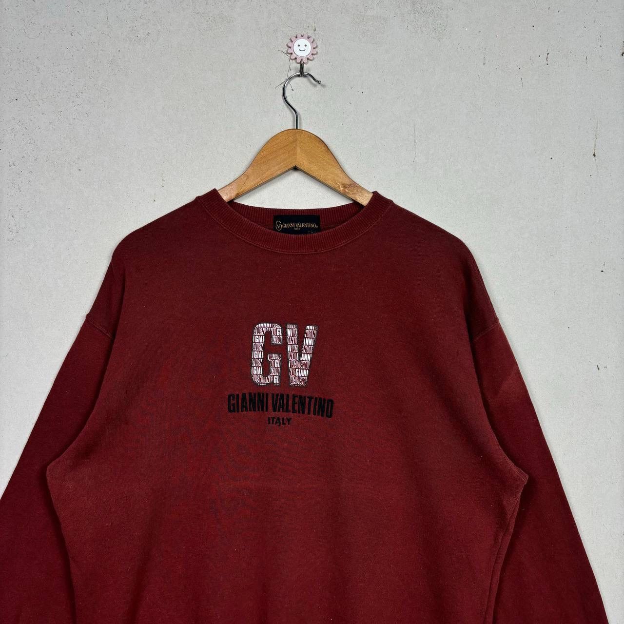 Japanese Brand Vintage Gianni Valentino Embroidered Logo Sweatshirt Size L Size US L / EU 52-54 / 3 - 3 Thumbnail