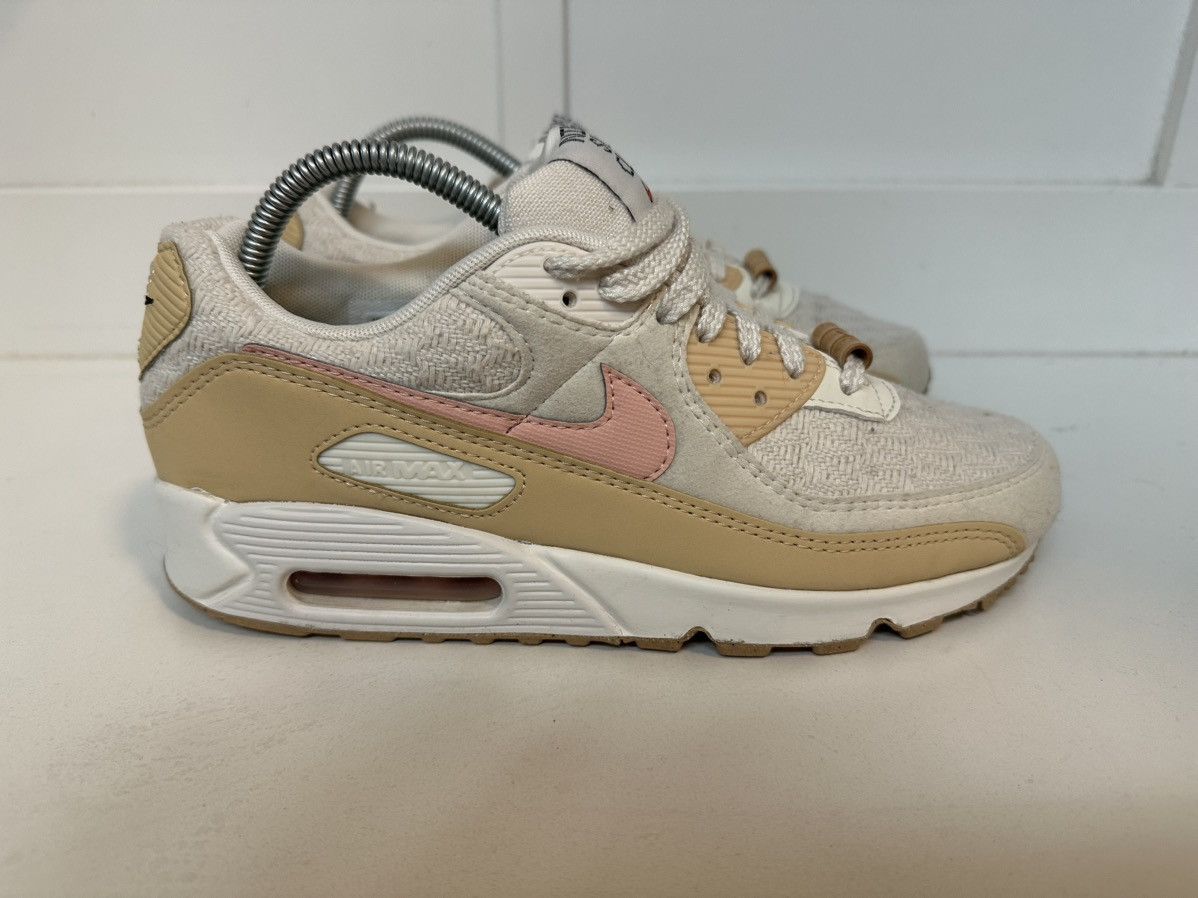 Nike Air Max 90 SE Womens Sun Club Sneakers DJ9997 101
