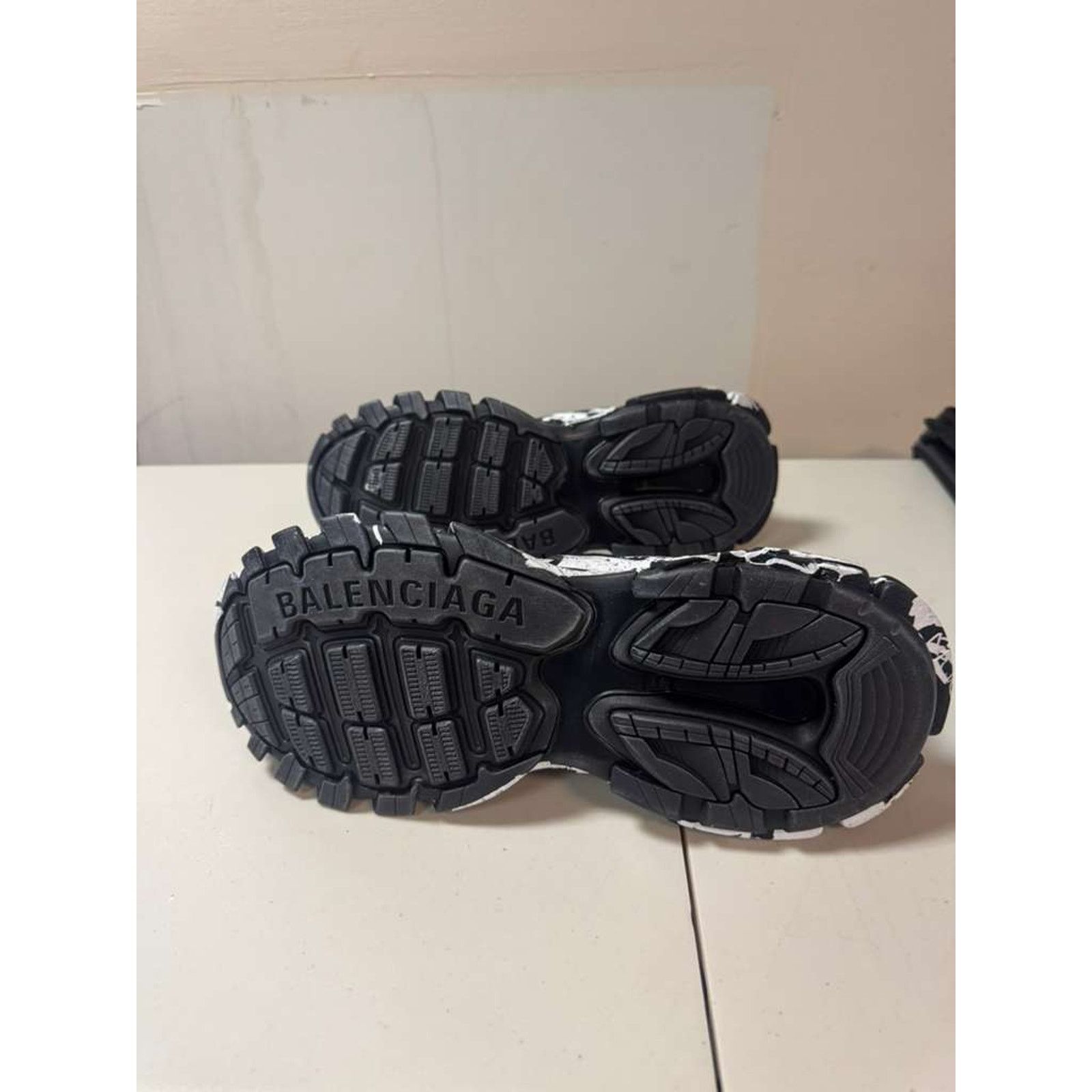Balenciaga o1rshd1 Graffiti DirtyTrack Sneakers in Black/White Size US 12 / EU 45 - 10 Thumbnail