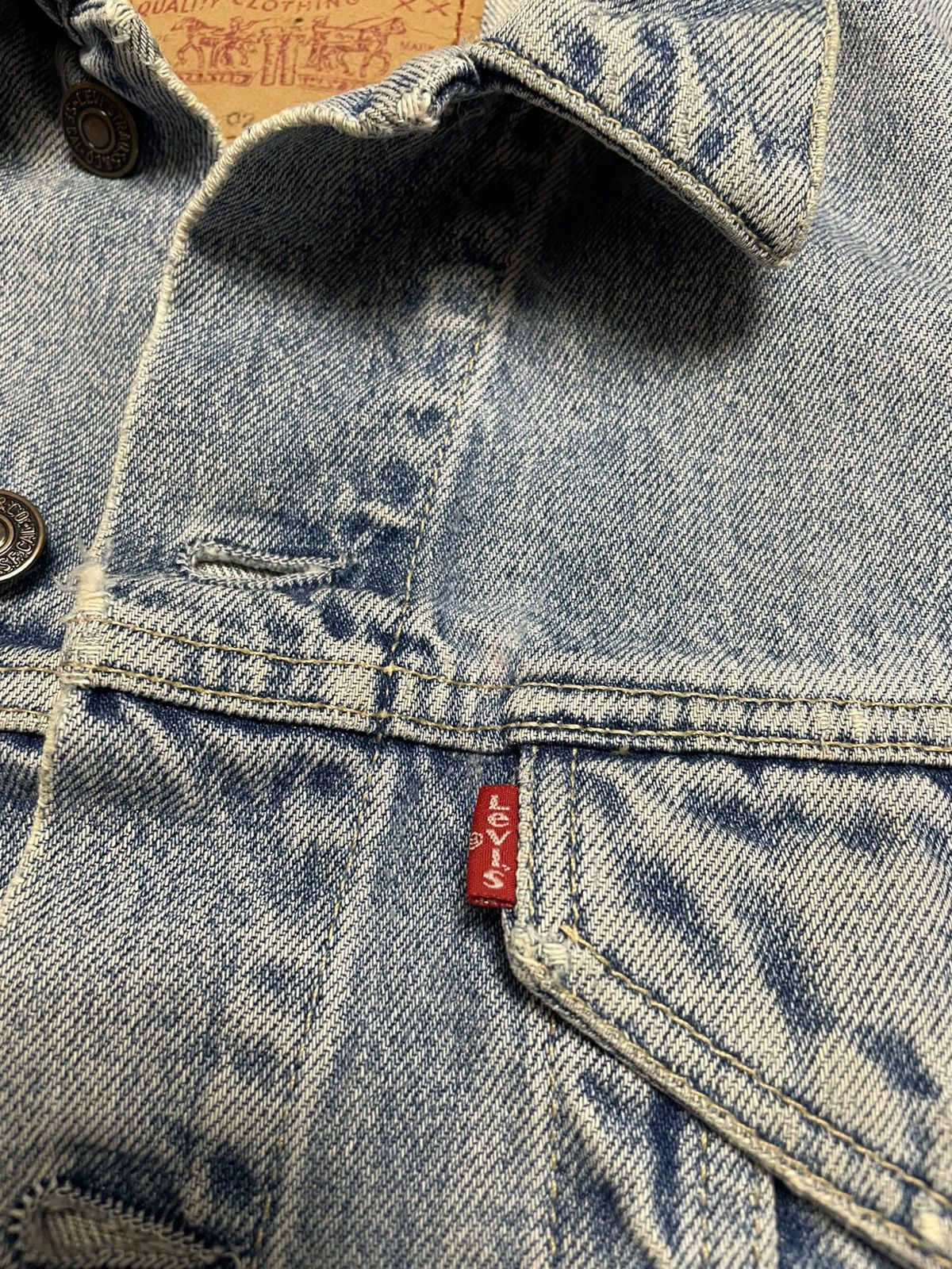 Levi's Vintage Clothing Vintage 92s Levis Blue Distressed Denim Jacket Made In Italy Size US S / EU 44-46 / 1 - 9 Thumbnail