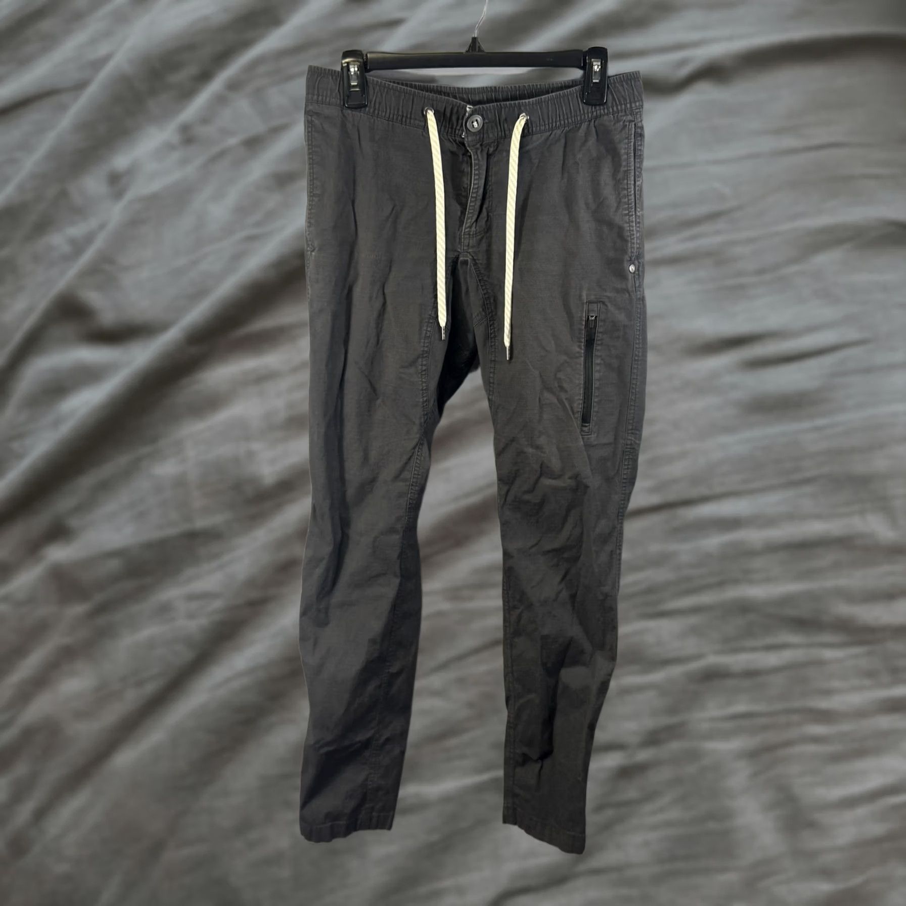 Vuori Vuori Pants Mens Small Gray V412 Organic Cotton Stretch Athletic Casual Joggers Size US 29 - 1 Thumbnail