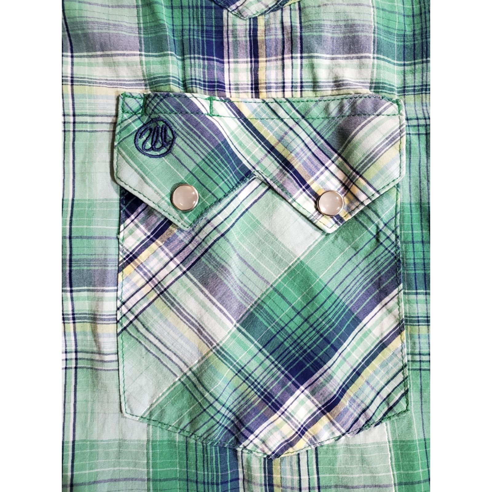 Wrangler VINTAGE Wrangler Western Style Shirt Mens XL GREEN Plaid w/ Pearl Snaps Shirt Mens XL Green Plaid Pearl Snaps Western Style Wrangler Vintage Size US XL / EU 56 / 4 - 4 Thumbnail