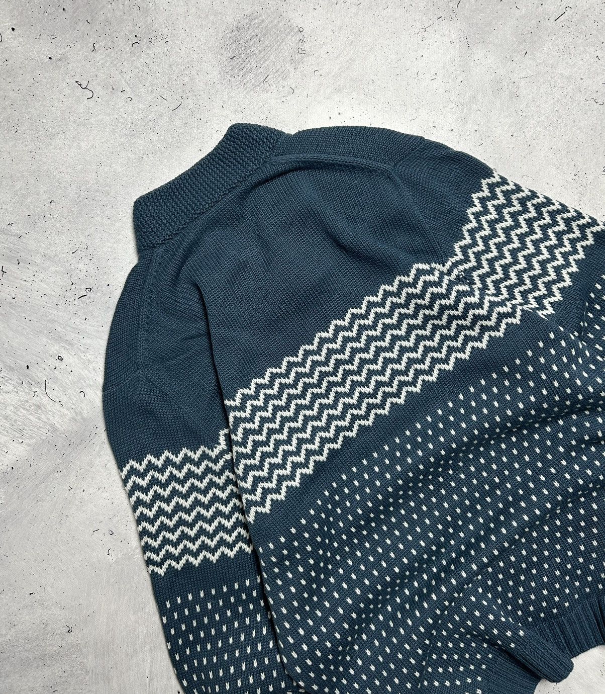 Lacoste × Vintage Vintage Lacoste Knitted V Neck Pattern Sweater Size US L / EU 52-54 / 3 - 12 Thumbnail
