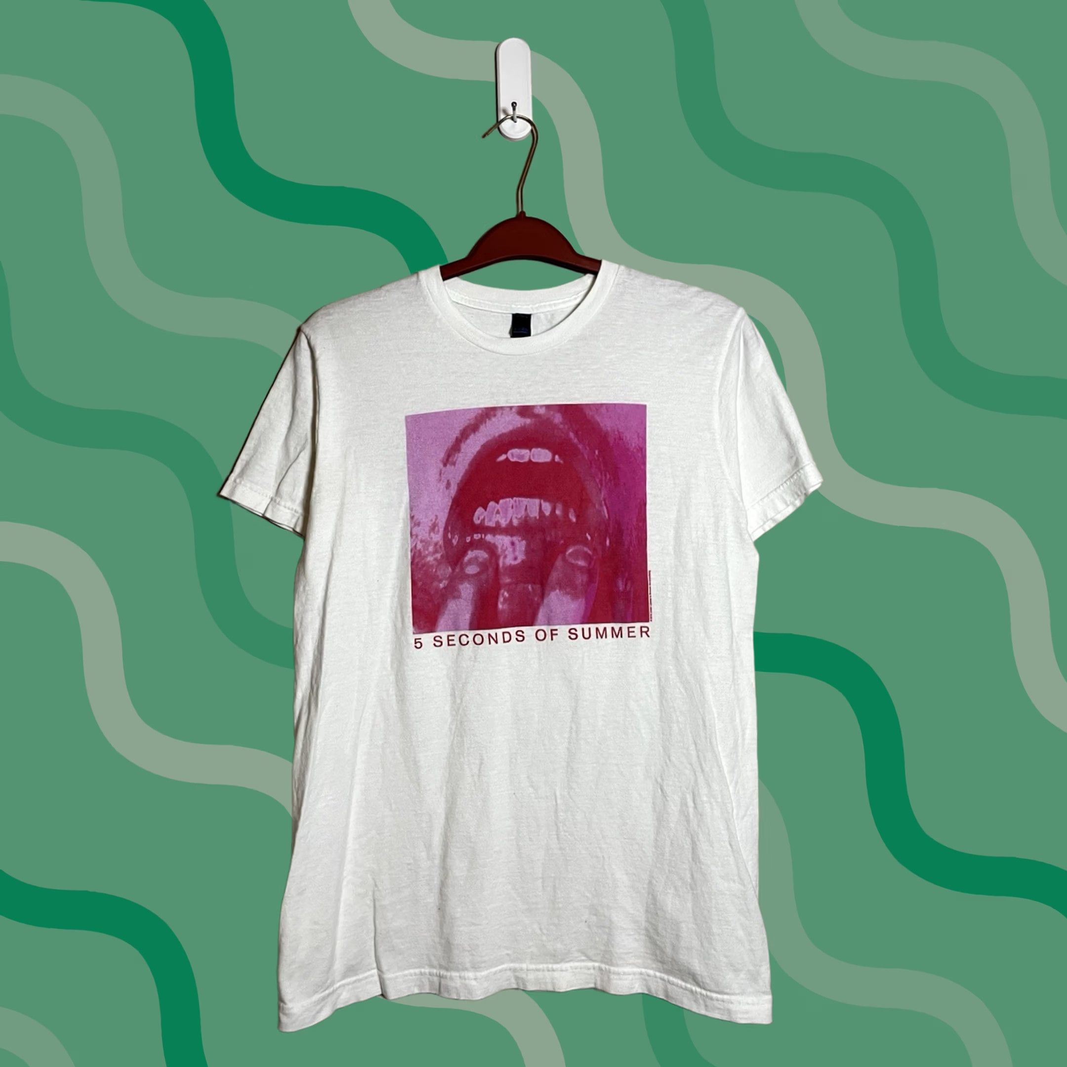 Vintage 5 Seconds of Summer 2018 Tour Shirt T-Shirt Unisex Adults Cotton White M Size Medium Size US M / EU 48-50 / 2 - 1 Thumbnail