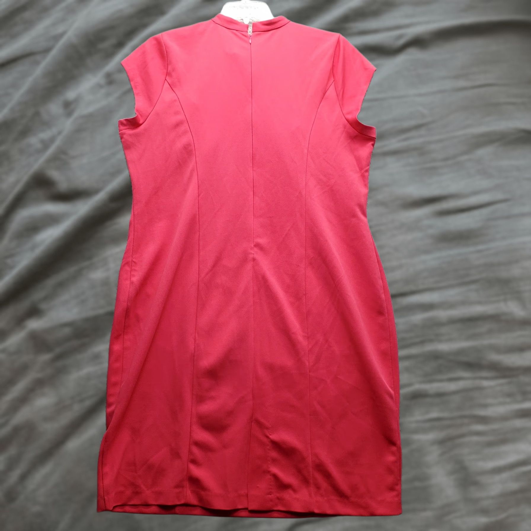 Vintage Eloquii Shift Dress Women's Size 20 Pink Stretch Cap Sleeve Tie Neck Back Zip Dress Size 3XL / US 20-22 - 1 Thumbnail