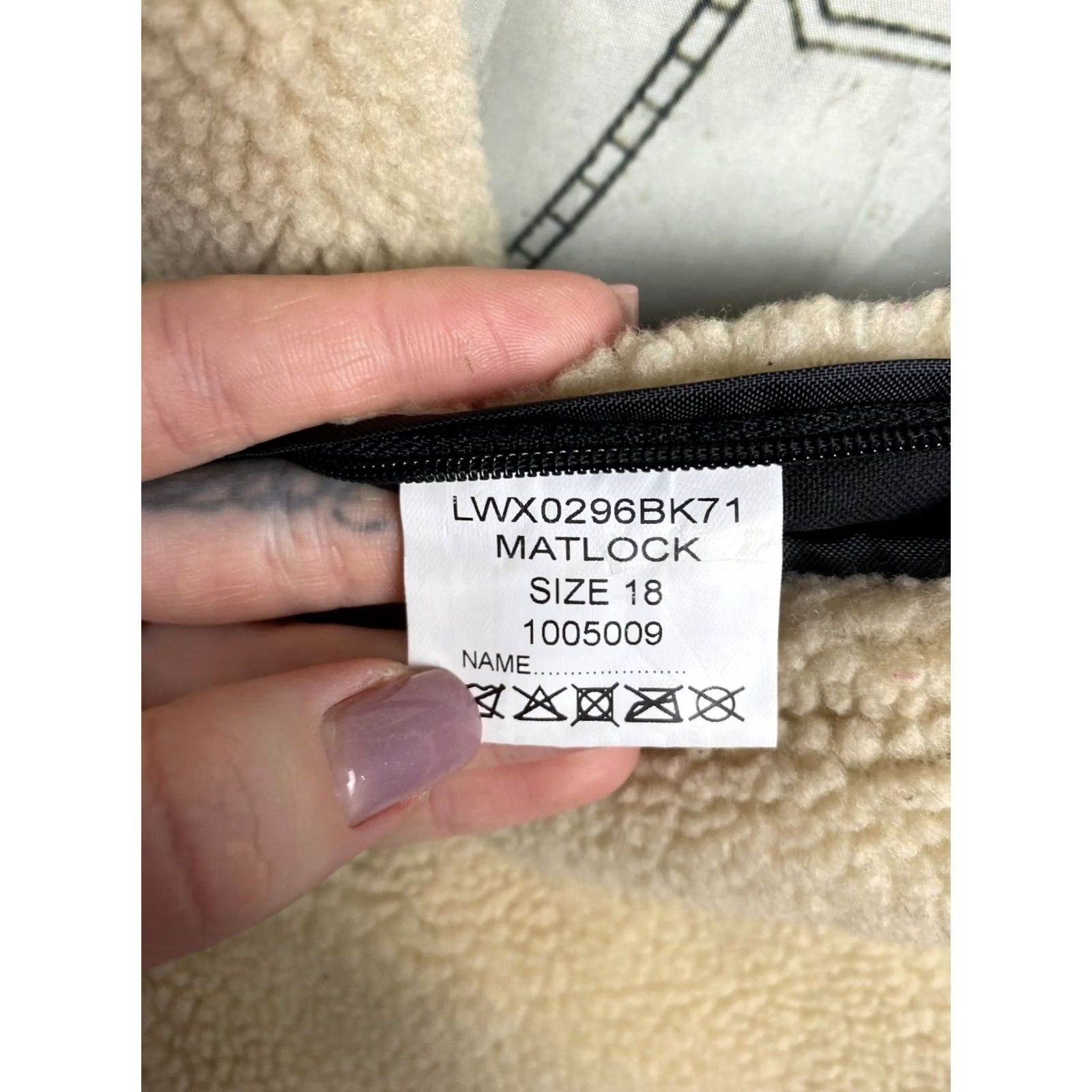 Barbour Barbour Matlock Biker Jacket Womens Waxed Black Barbour Matlock Vintage Womens WAX Jacket 18 UK XL Black Leather-ish style (Jacket) Womens Men’s? Size XL / US 12-14 / IT 48-50 - 6 Thumbnail