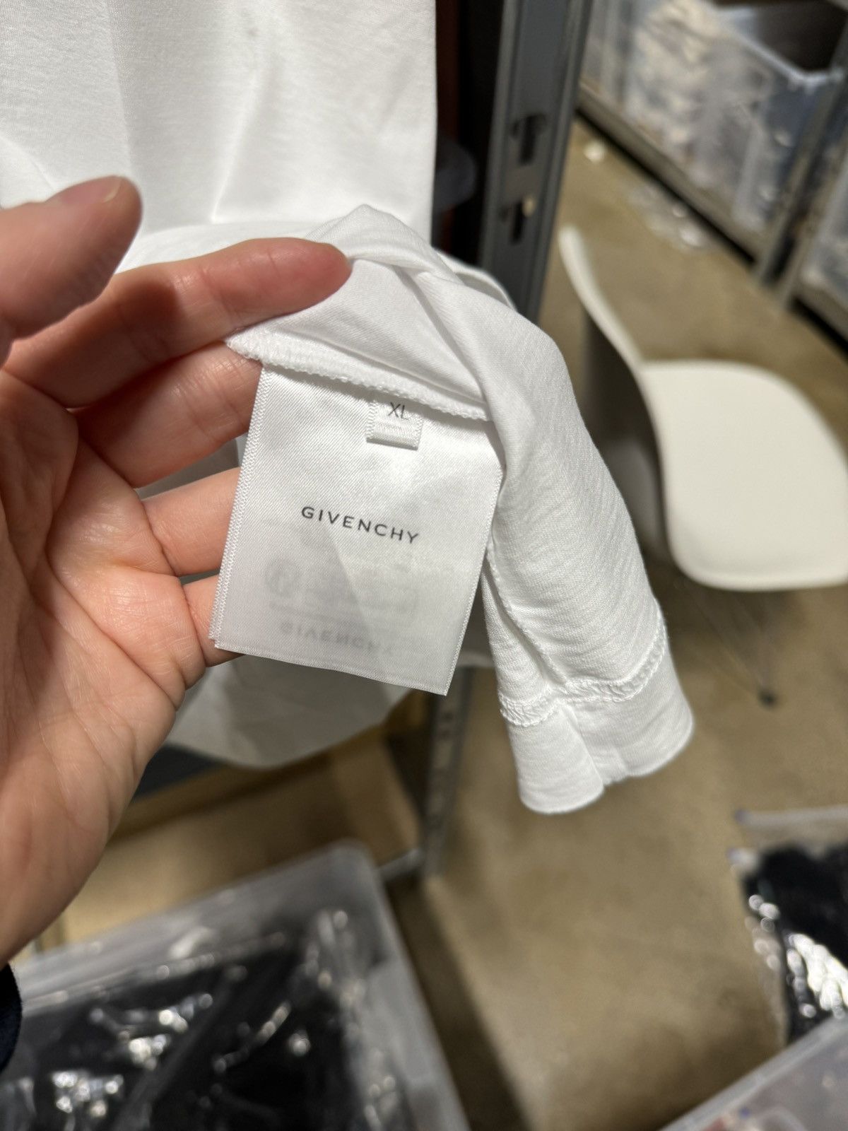 Givenchy Givenchy Logo T-Shirt NEW 650$ Size US XL / EU 56 / 4 - 4 Thumbnail