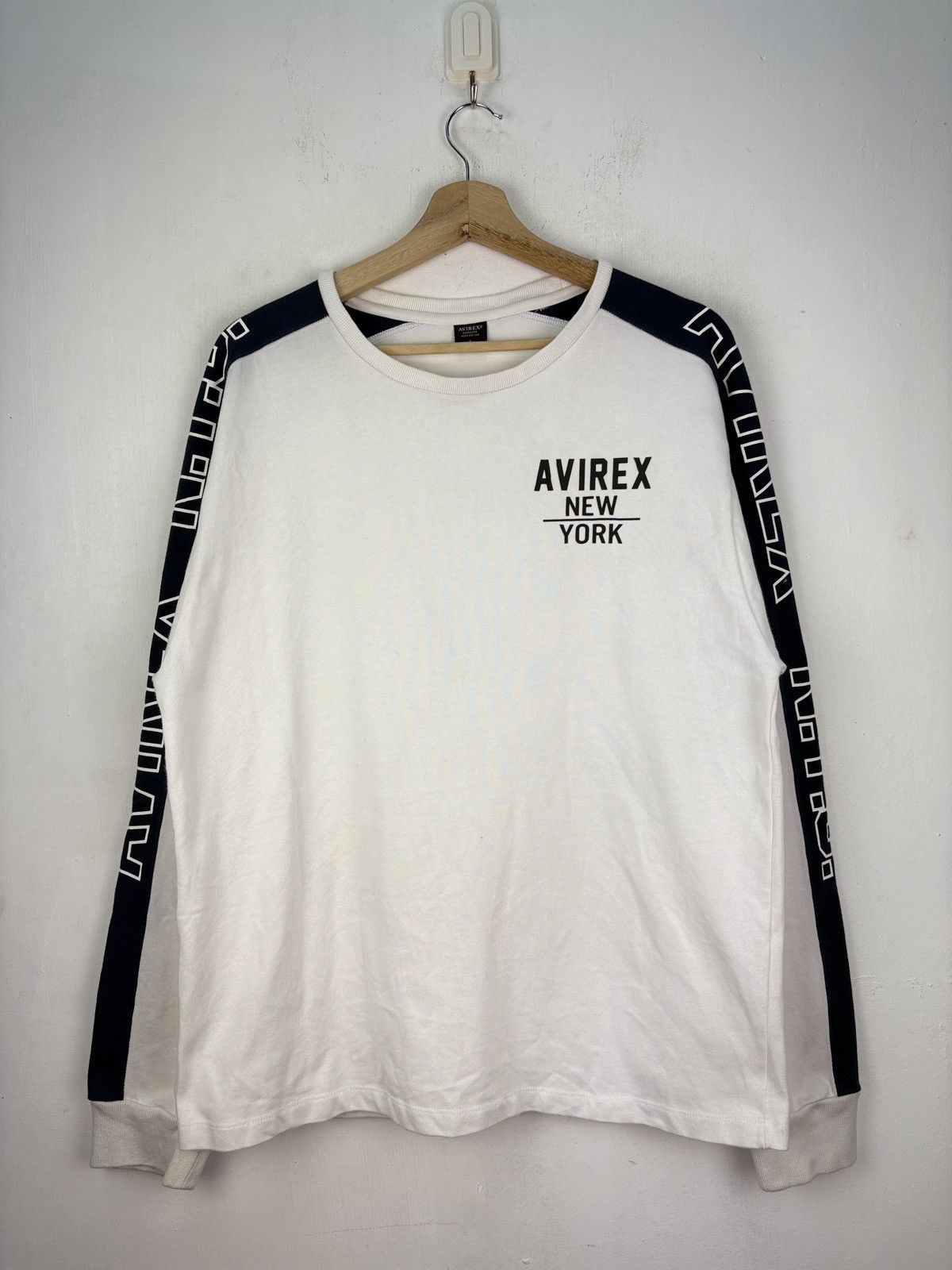 Avirex Avirex Big Logo Spell Out Crewneck Sweatshirt Size US L / EU 52-54 / 3 - 3 Thumbnail