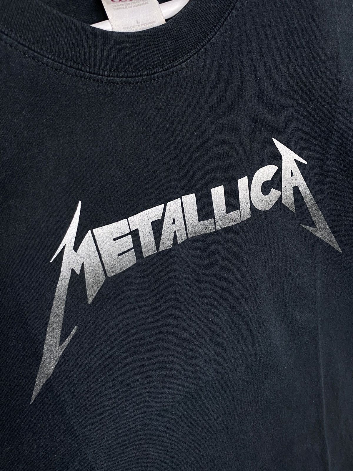 Band Tees × Metallica × Vintage Metallica Band Tee t-shirt 90s-2000s Silver Logo Gildan vtg Size US L / EU 52-54 / 3 - 2 Thumbnail