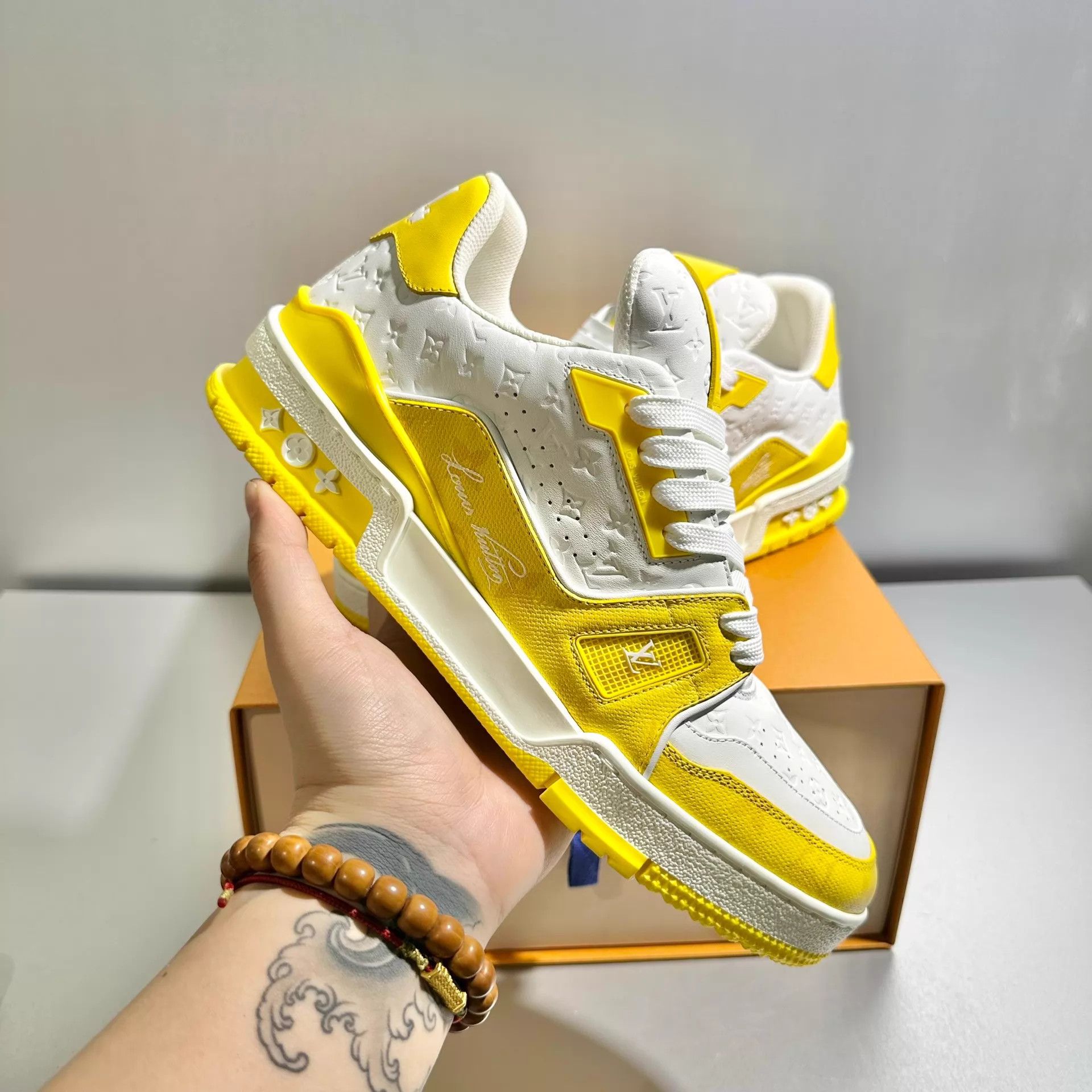 Louis Vuitton Louis Vuitton Trainer White Yellow Embossed UK6/40 BNIB Size US 7 / EU 40 - 9 Thumbnail