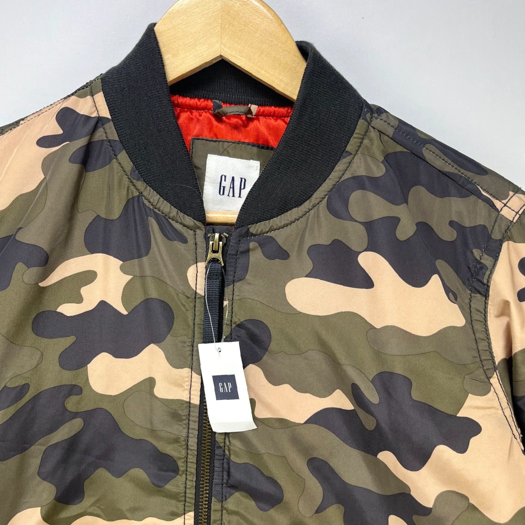 Gap VINTAGE Gap Camo Flight Bomber Jacket Zip Up Medium Mens Size US M / EU 48-50 / 2 - 3 Thumbnail